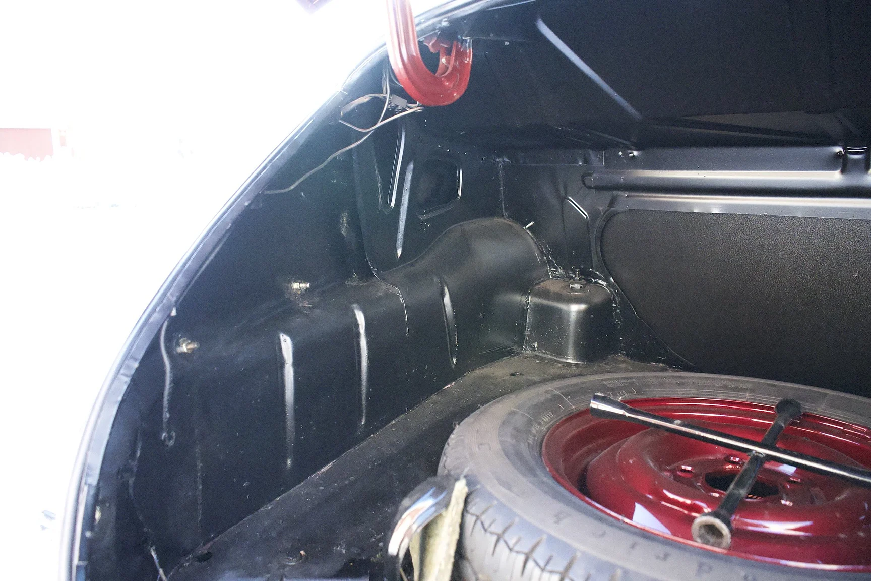 Interior image of 1953 Volvo PV444 DS (60)