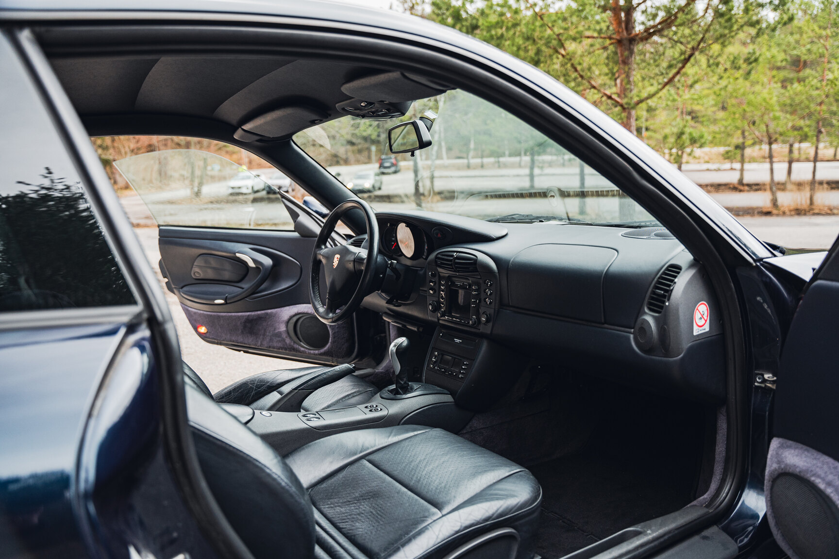 Interior image of 1999 Porsche 911 Carrera 4