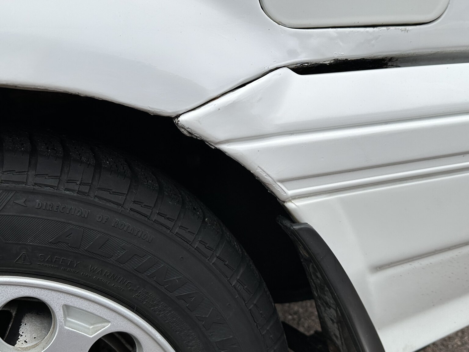 Exterior image of 1988 Nissan Sunny (9)