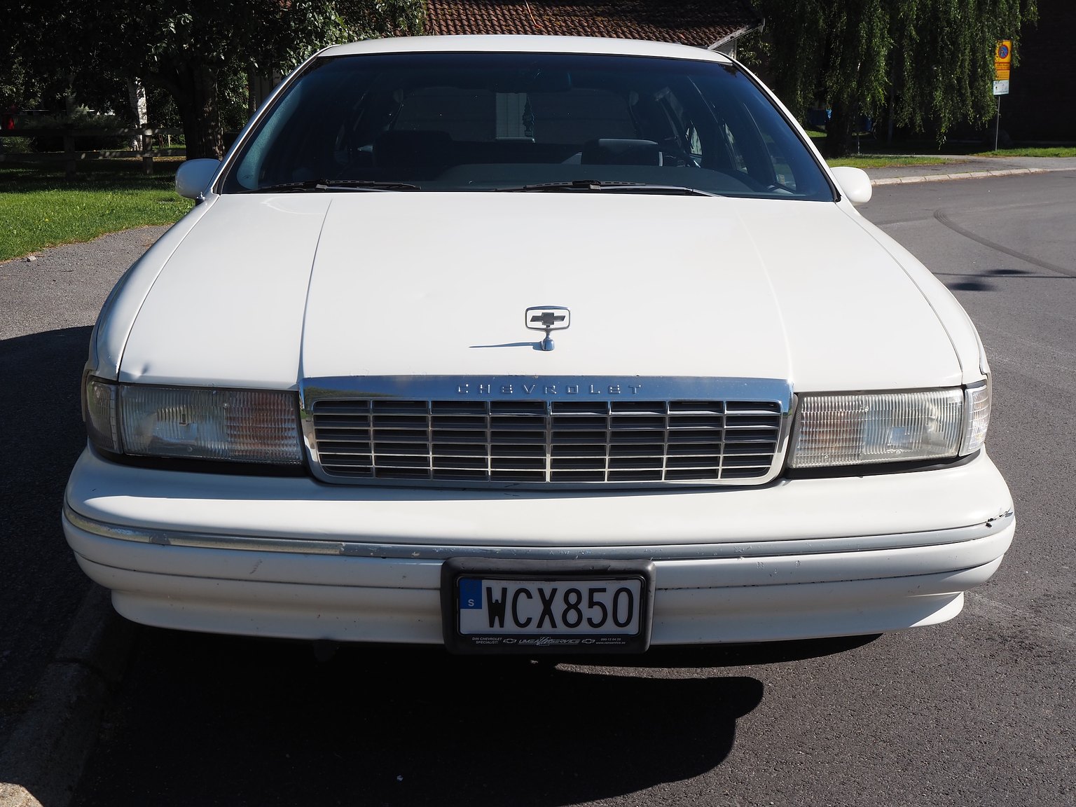Exterior image of 1993 Chevrolet Caprice Classic Wagon 5.7 V8 