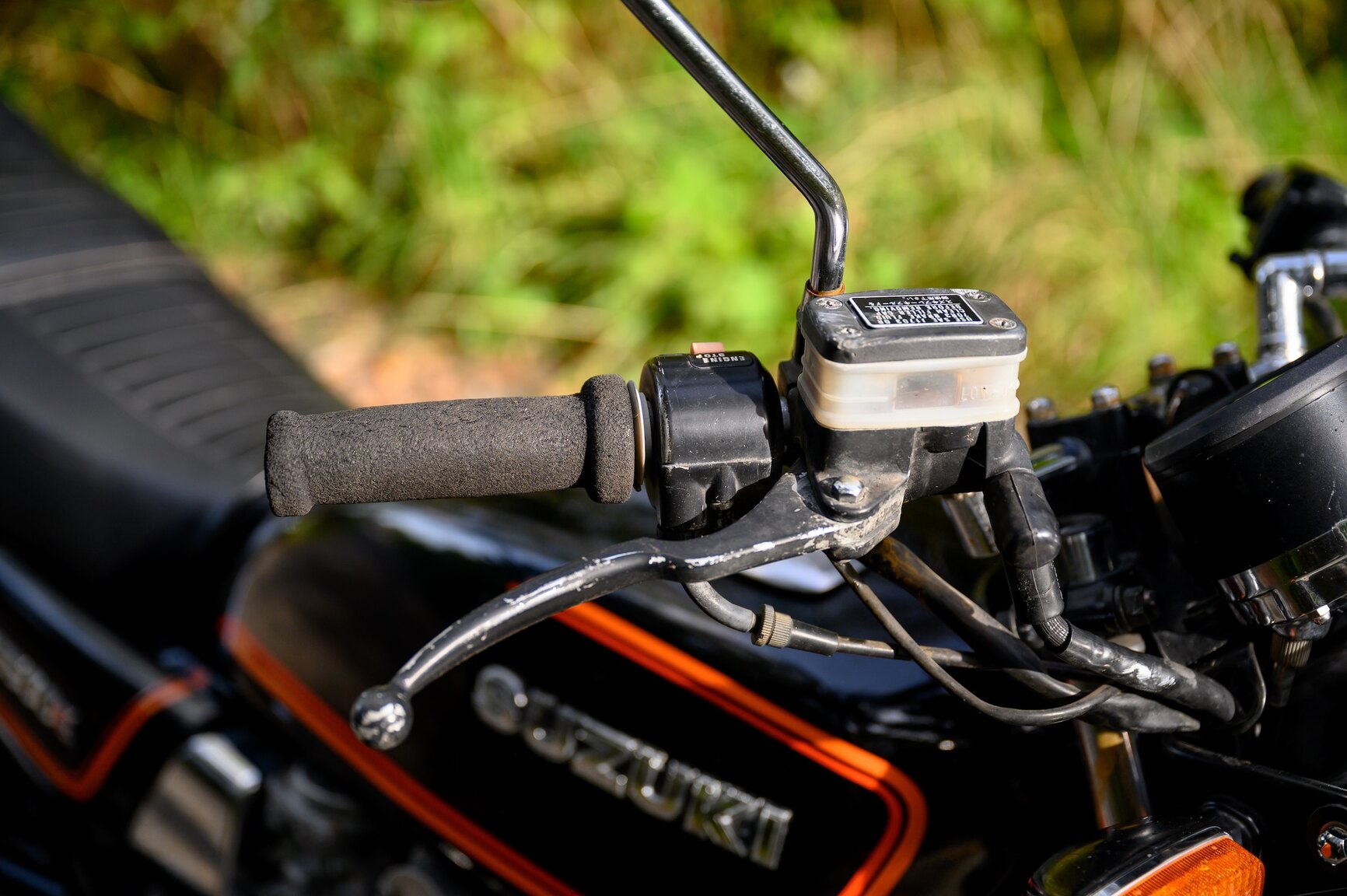 Exterior image of 1981 SUZUKI GS 500 E 