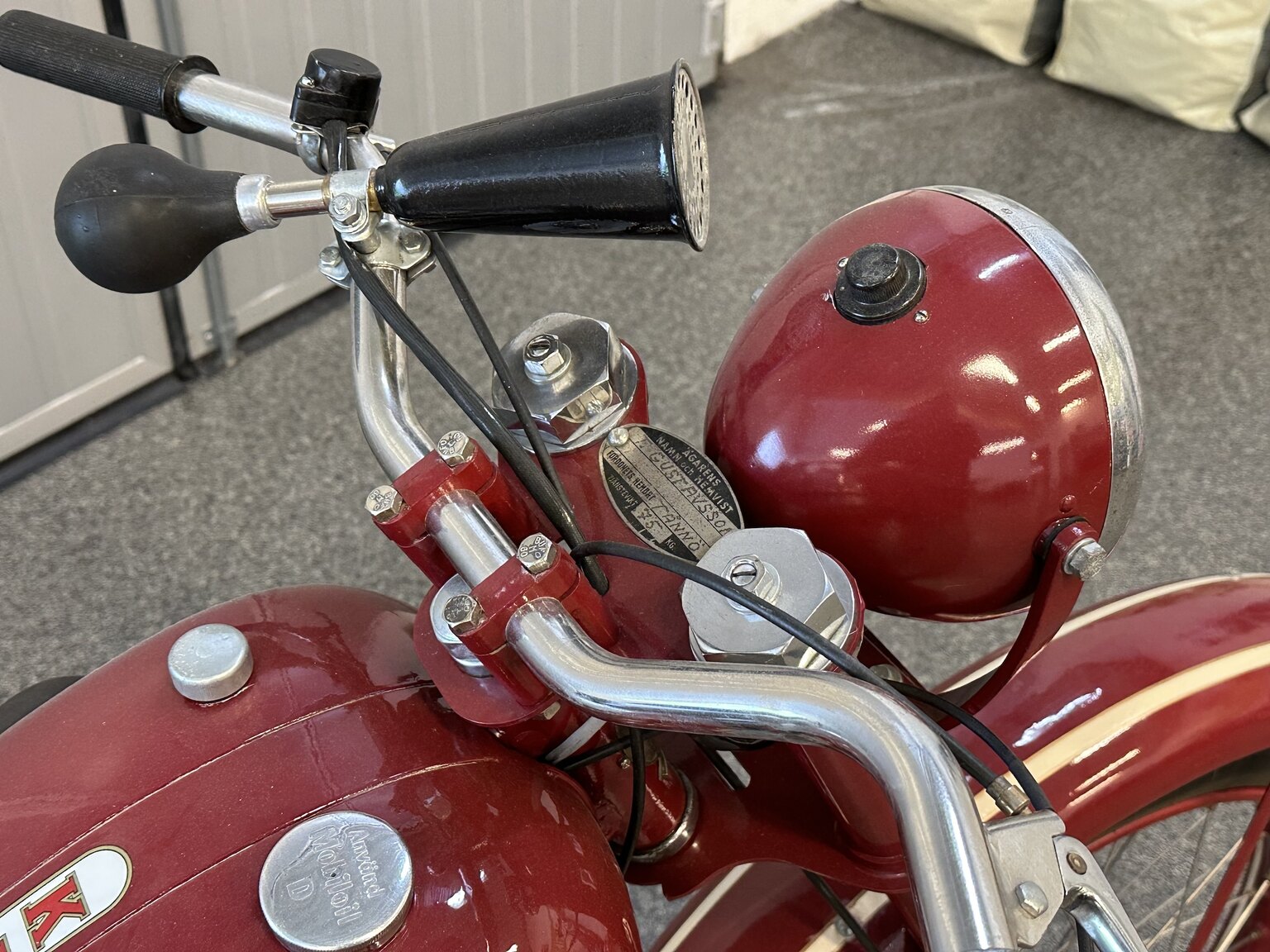 Exterior image of 1950 King 150