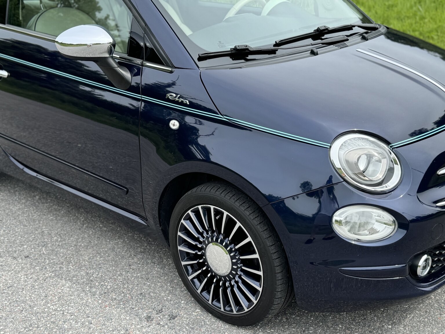 Exterior image of 2017 Fiat 500 Riva