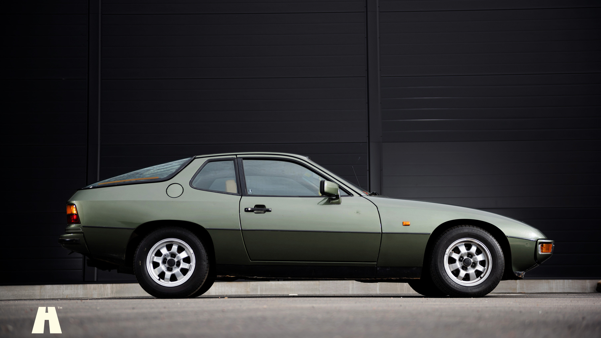 Exteriörbild på 1981 Porsche 924 (6)