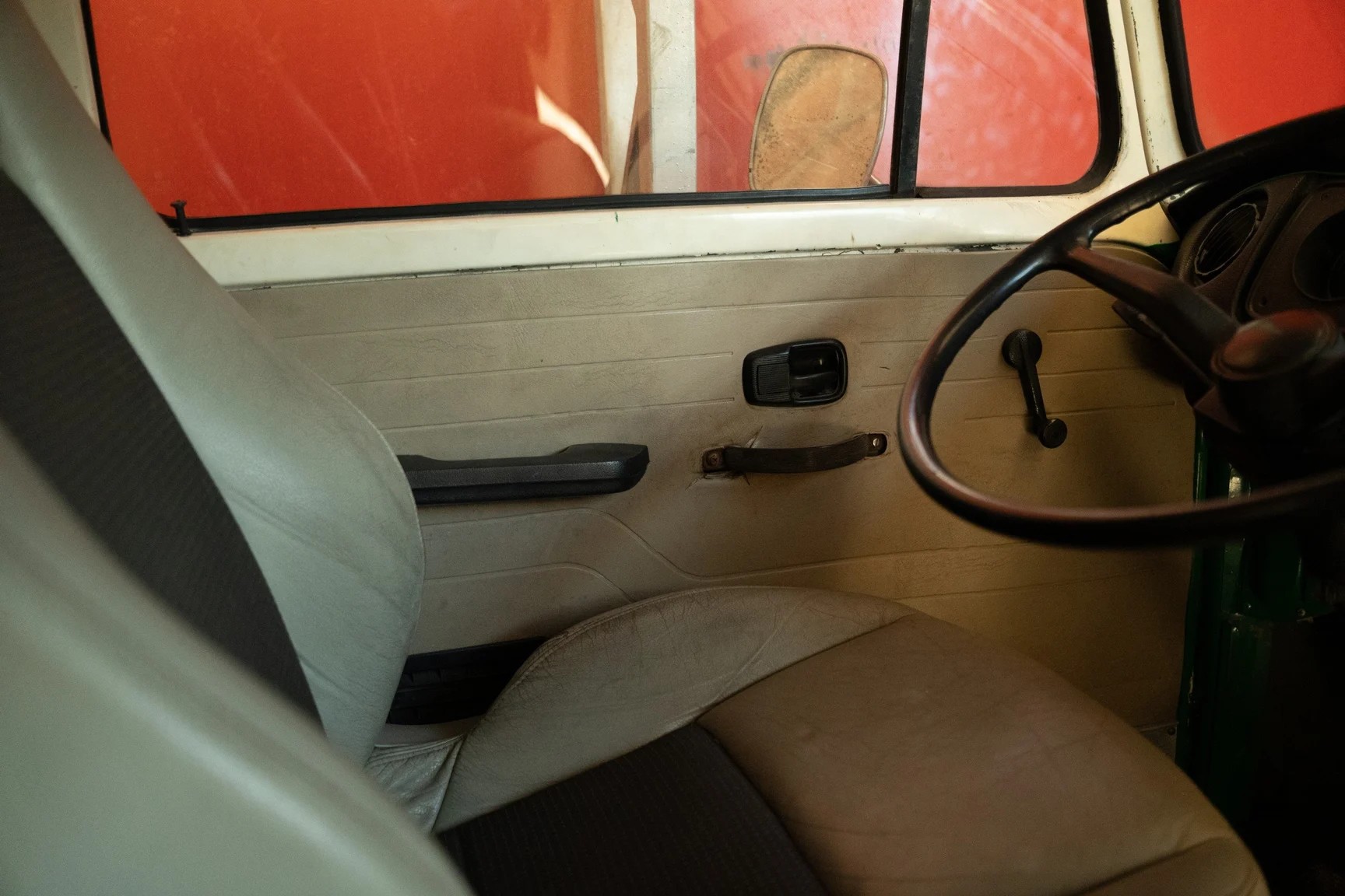Interior image of 1974 Volkswagen Typ 2 Bay Window (34)