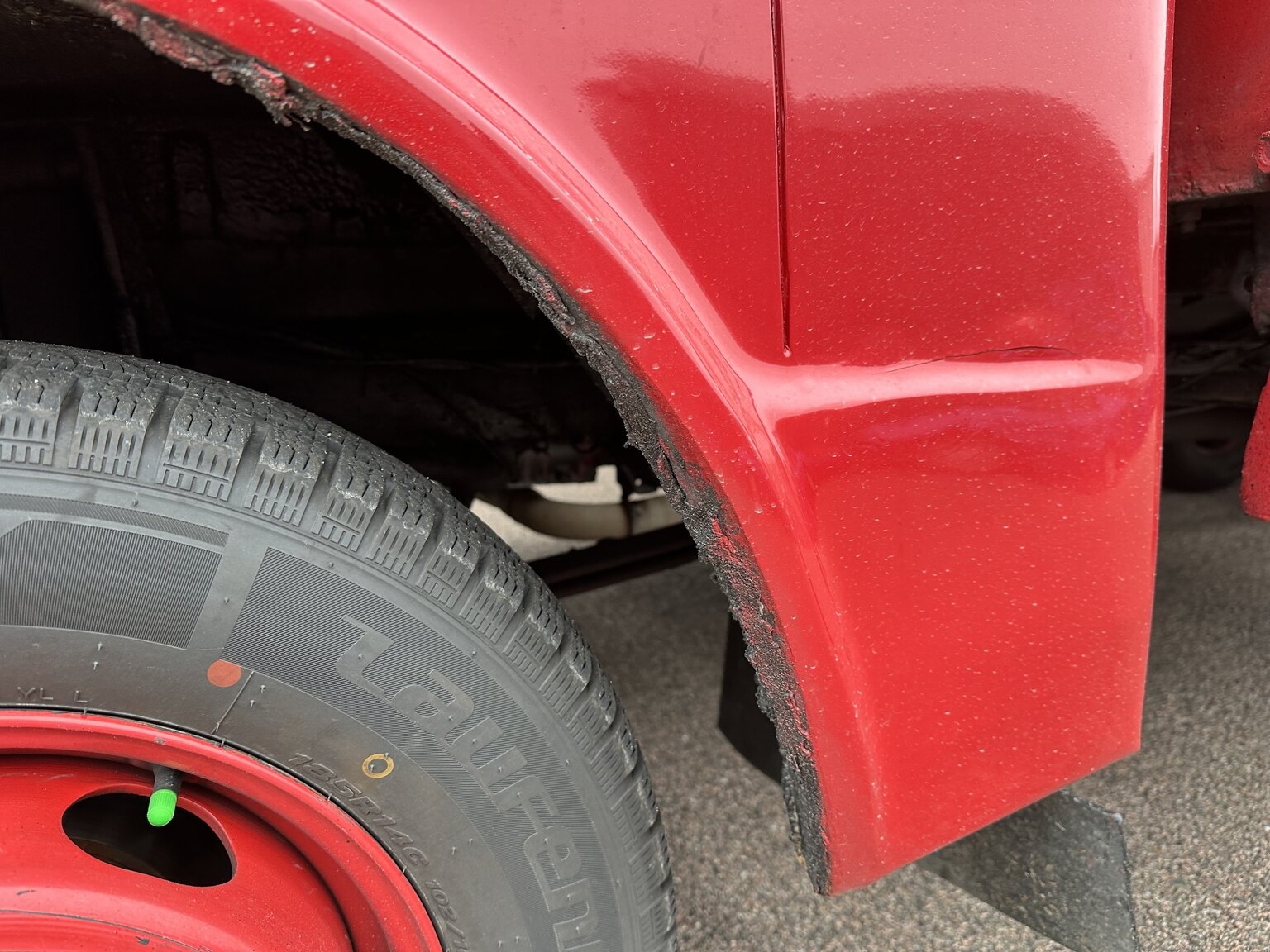 Exteriörbild på 1983 Volkswagen LT46 bärgare (25)