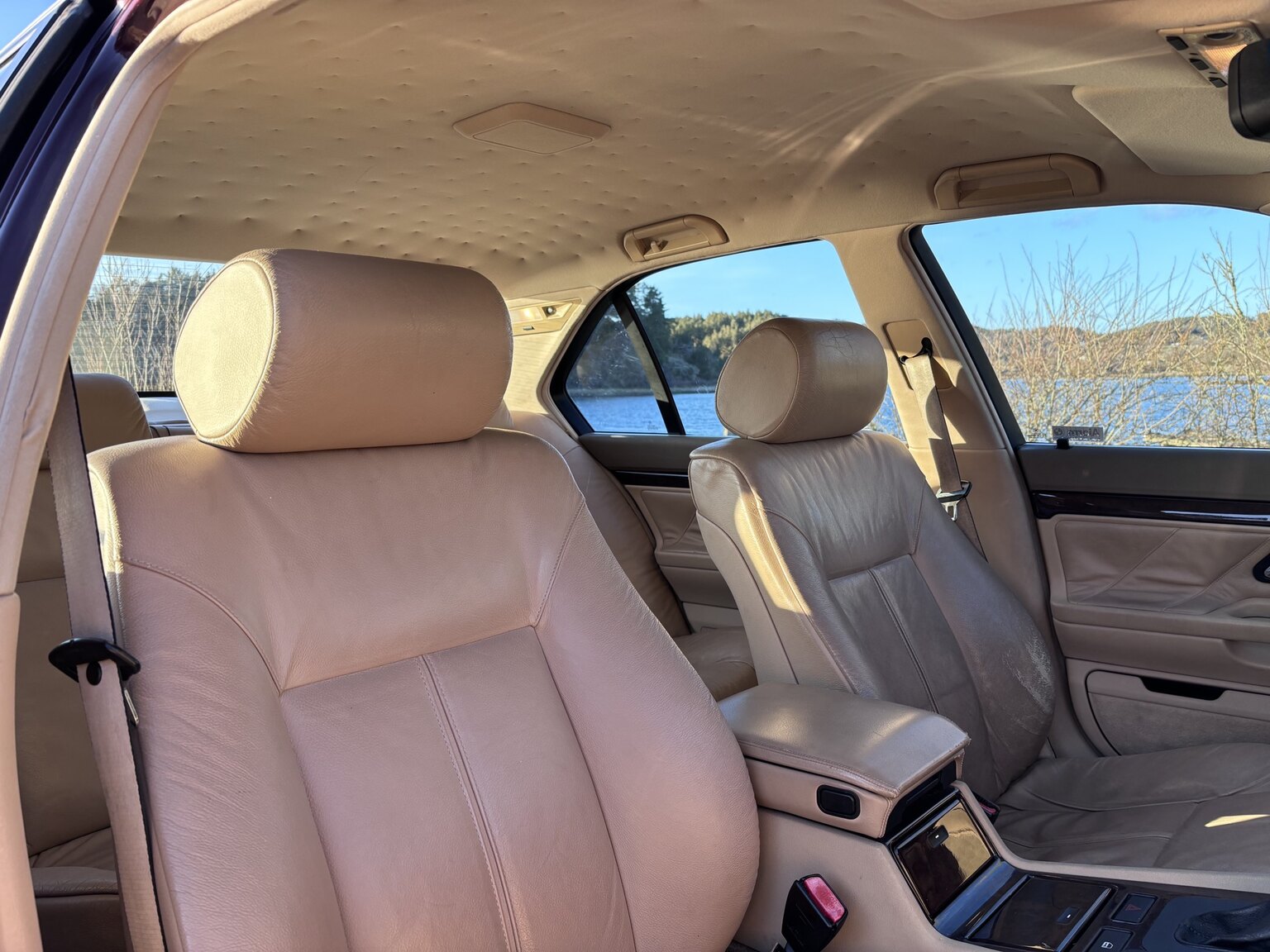 Interior image of 1996 BMW 728iA