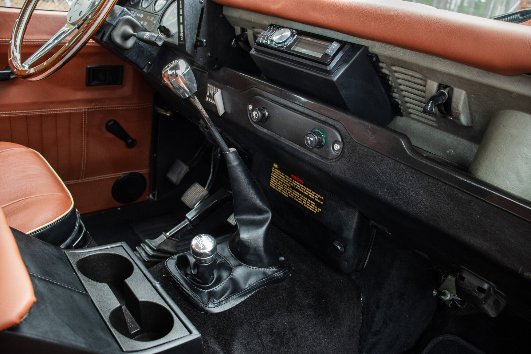 Innenraumfoto von 1996 Land Rover Defender 90 300TDi (16)