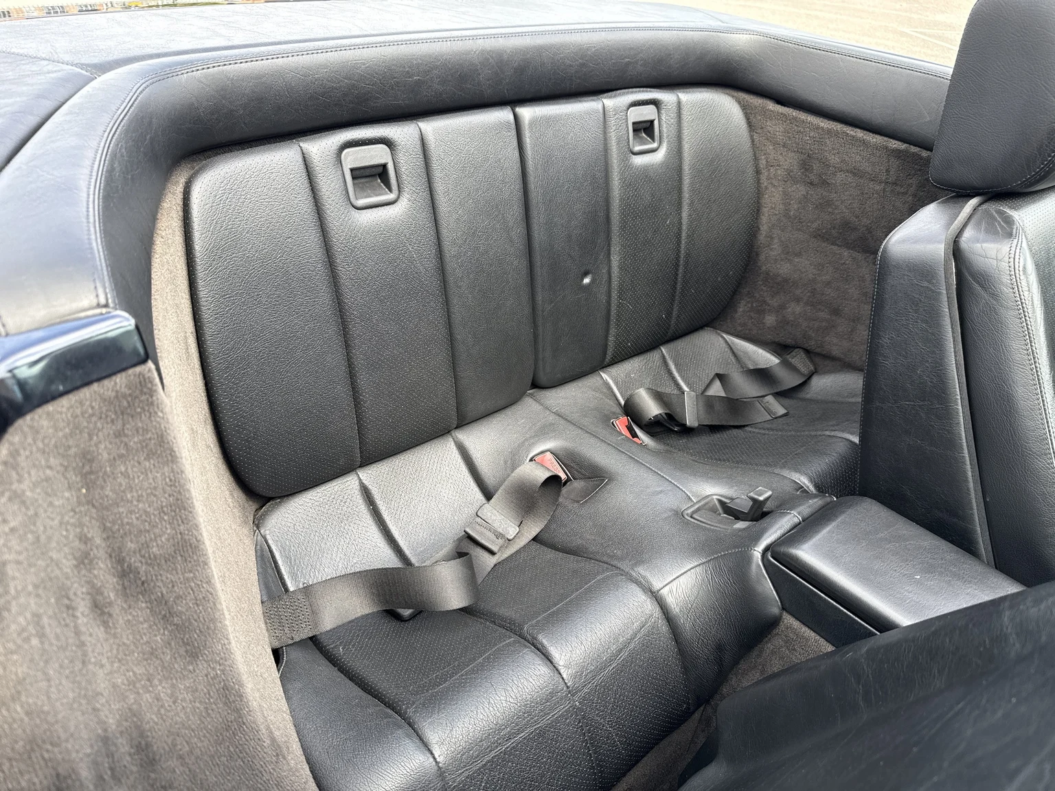 Interior image of 1995 Mercedes-Benz SL 500 (63)