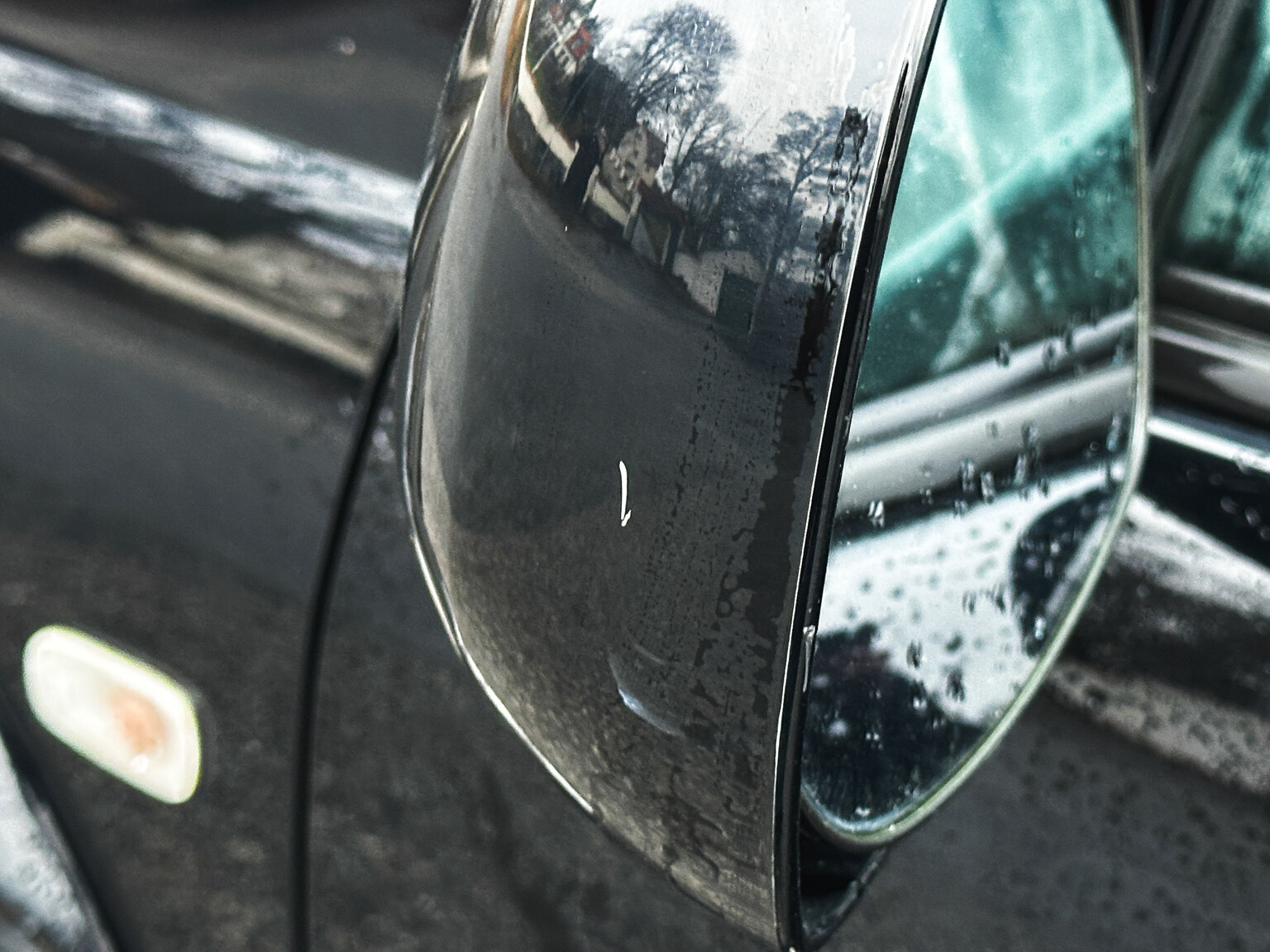 Exterior image of 2004 Toyota Land Cruiser