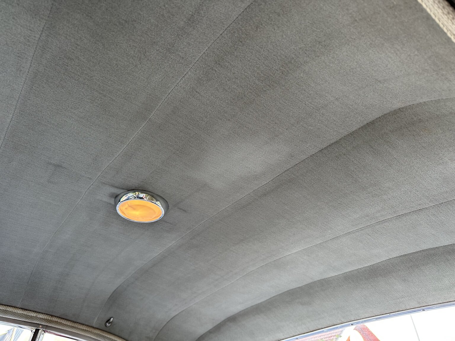 Interiörbild 1957 Chevrolet Two-Ten Restomod (22)