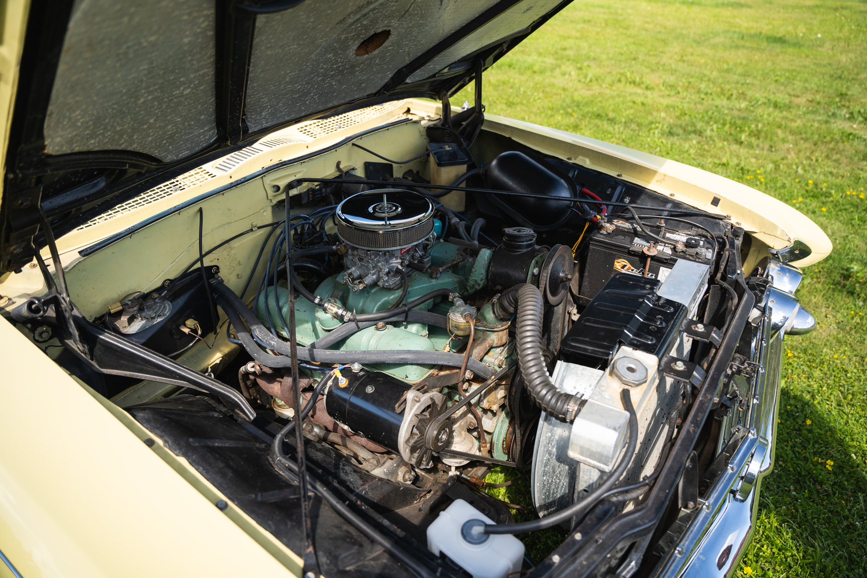 Image of 1961 Buick Electra 225 cab mechanics