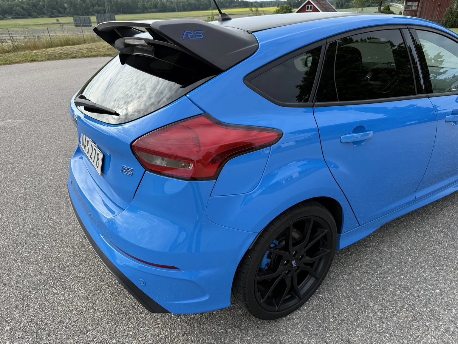 Exterior image of 2018 Ford Focus RS (48)