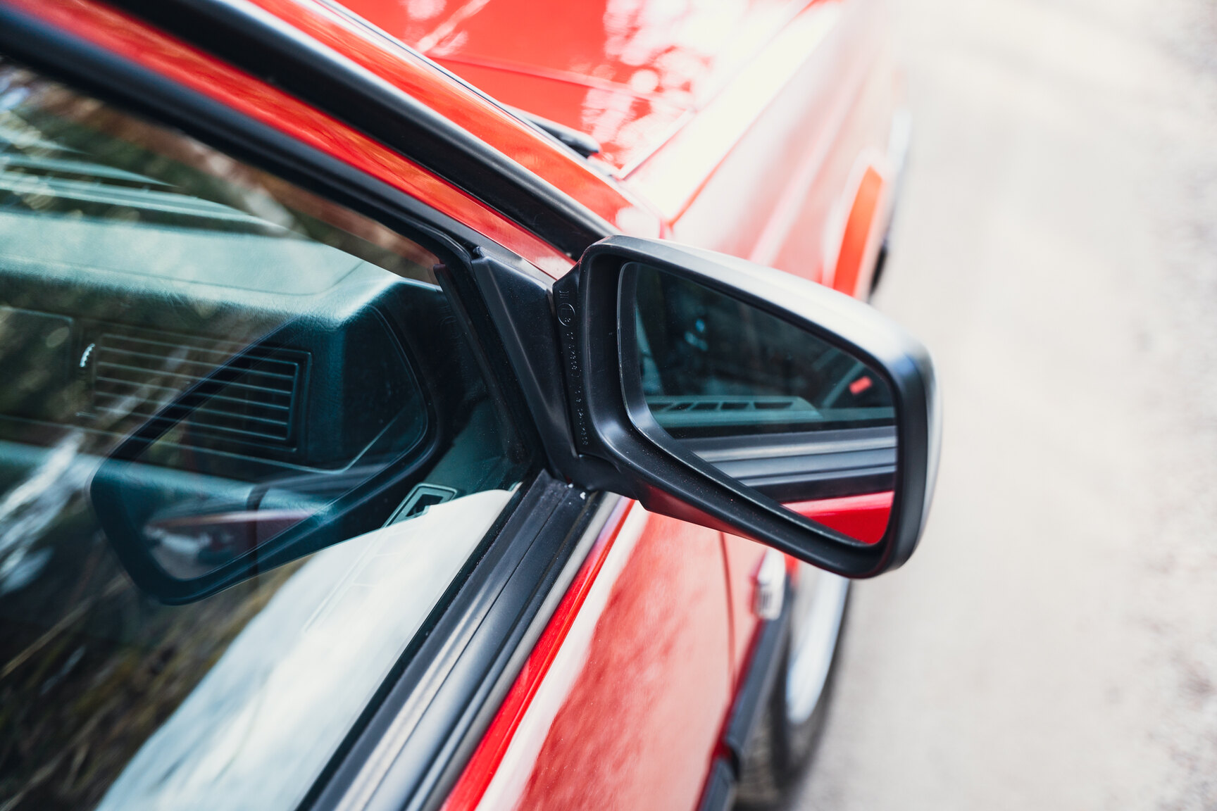 Exterior image of 1990 VOLVO 740 Turbo