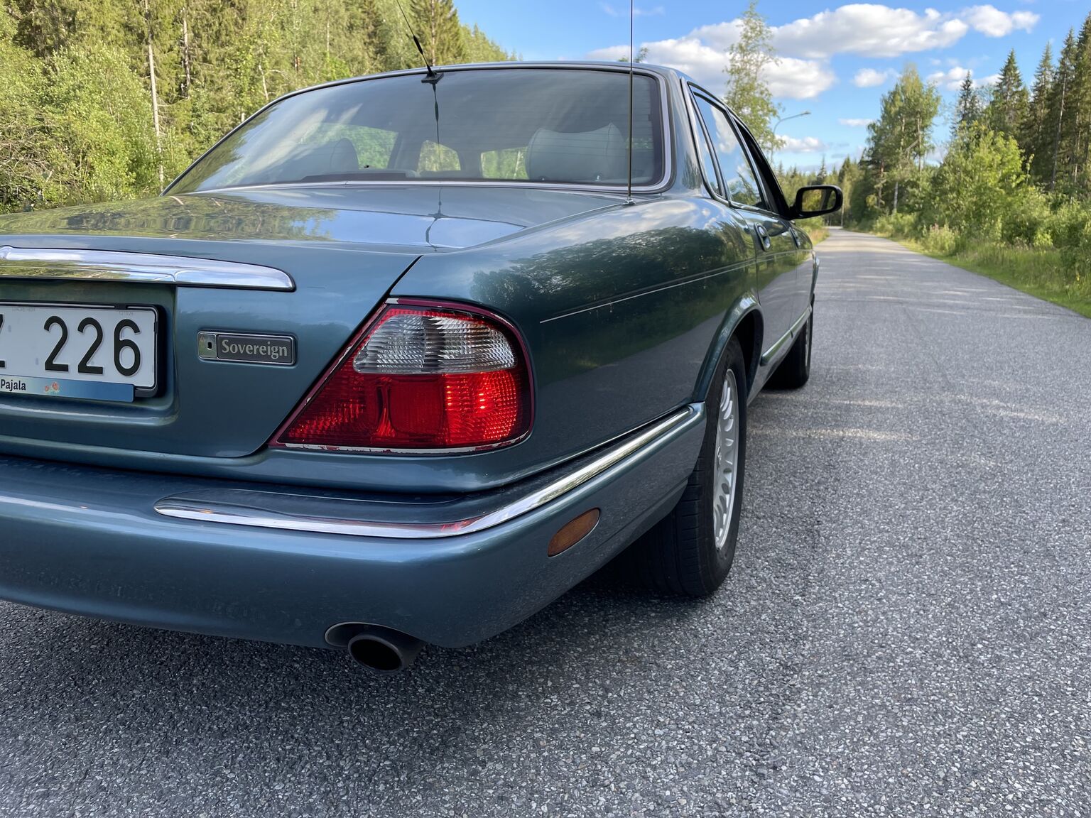 Exteriörbild på 1998 Jaguar XJ8 Sovereign (42)