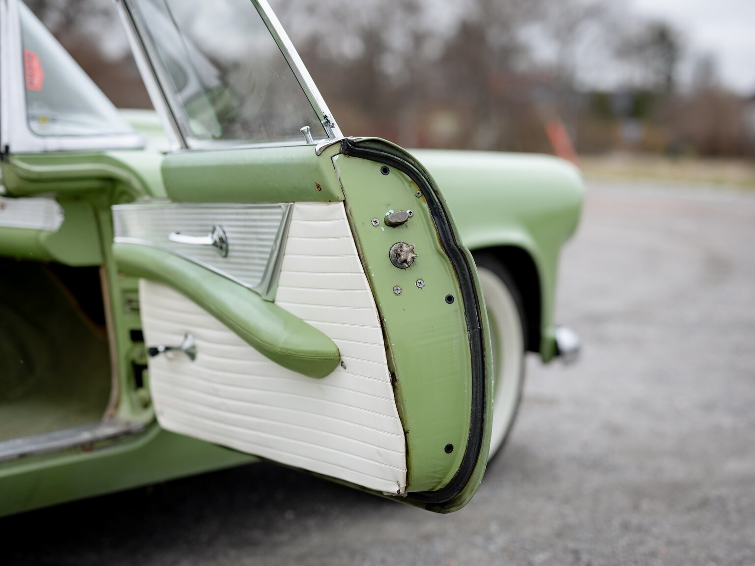 Interior image of 1956 Ford Thunderbird (6)