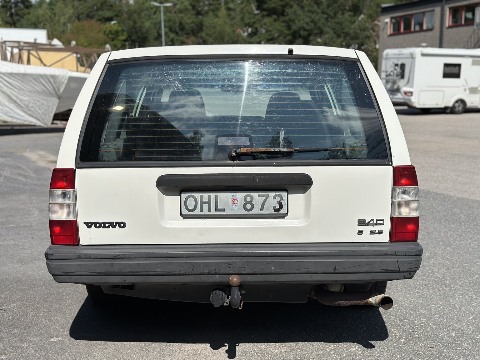 Exterior image of 1998 Volvo 945