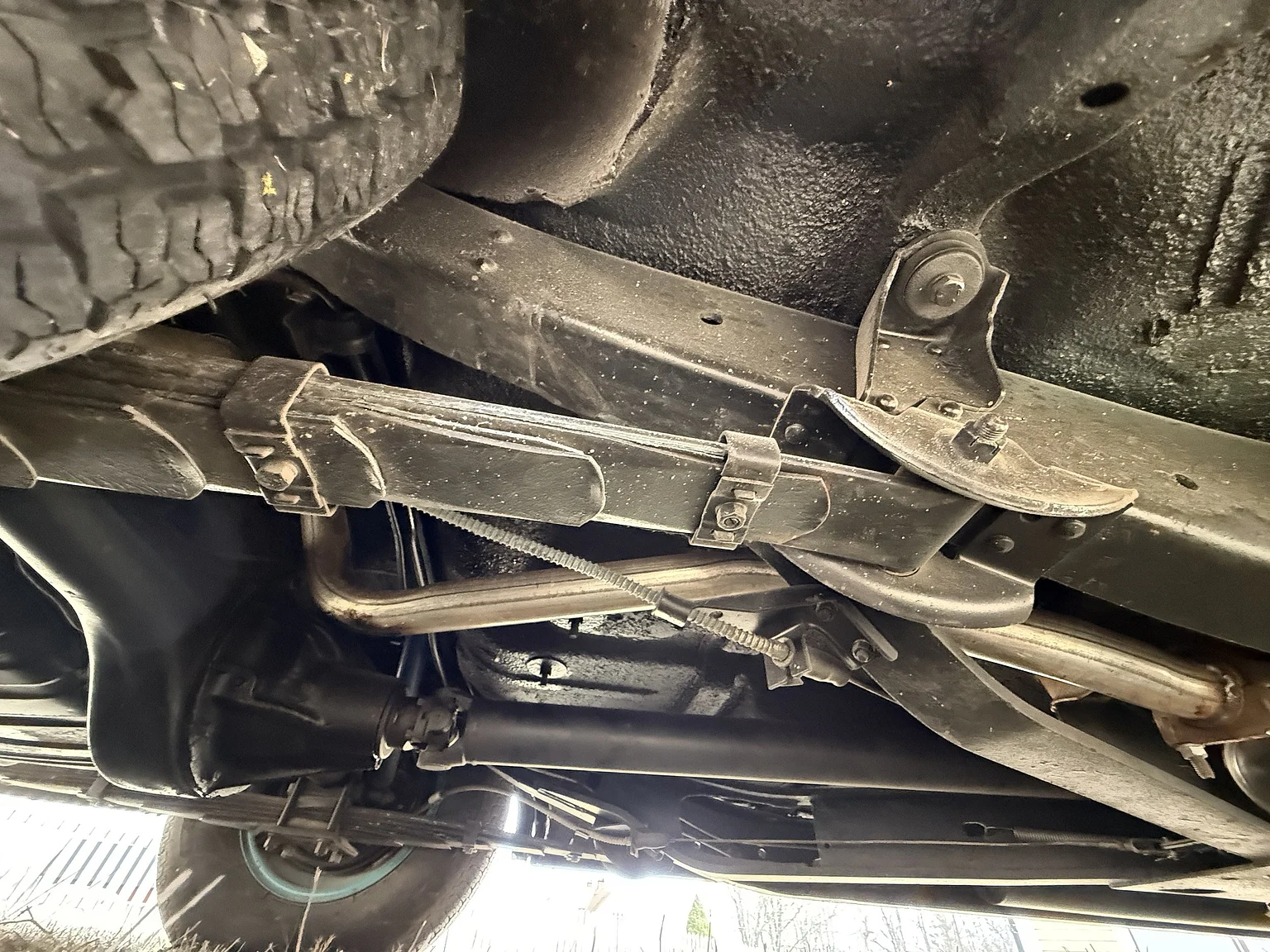 Image of 1955 Oldsmobile Super 88 mechanics (33)