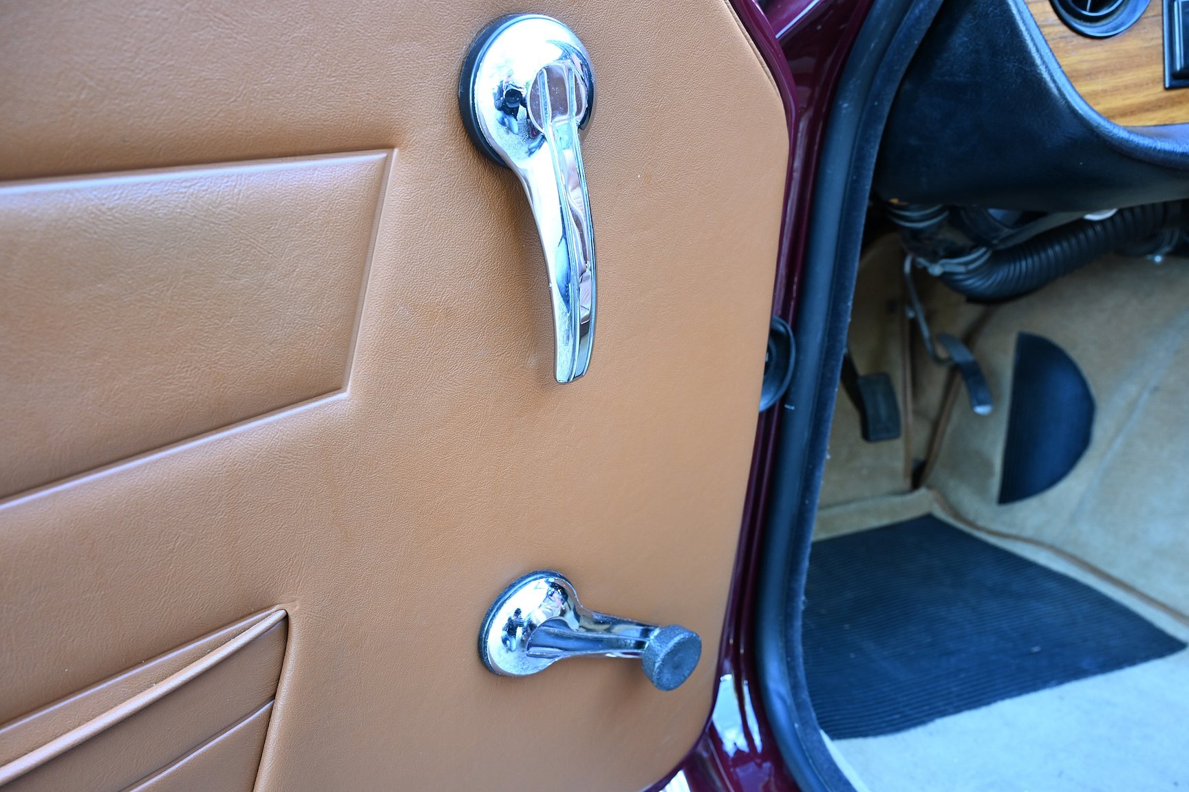 Interior image of 1971 Triumph TR6