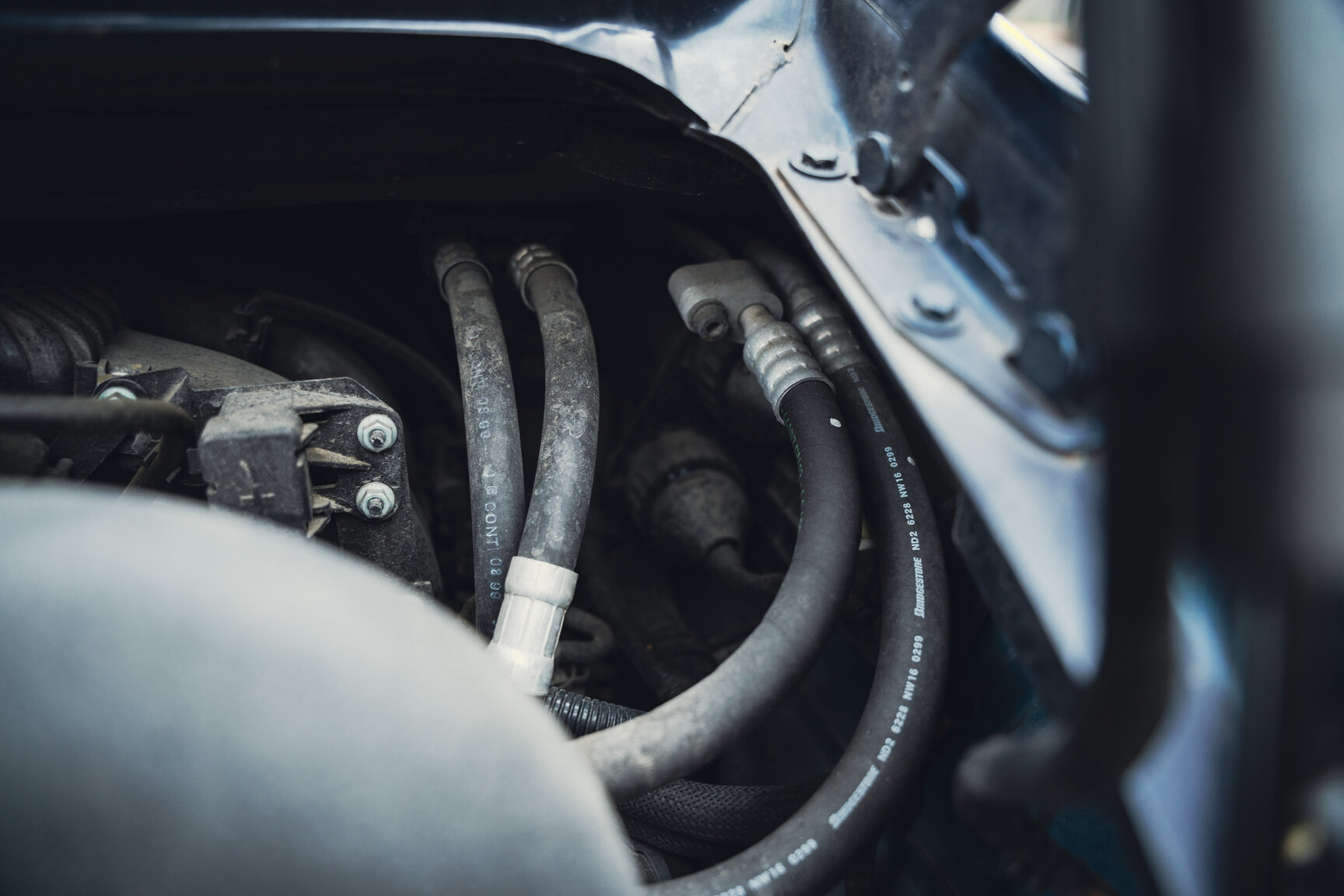 Image of 1999 Porsche 911 Carrera 4 mechanics