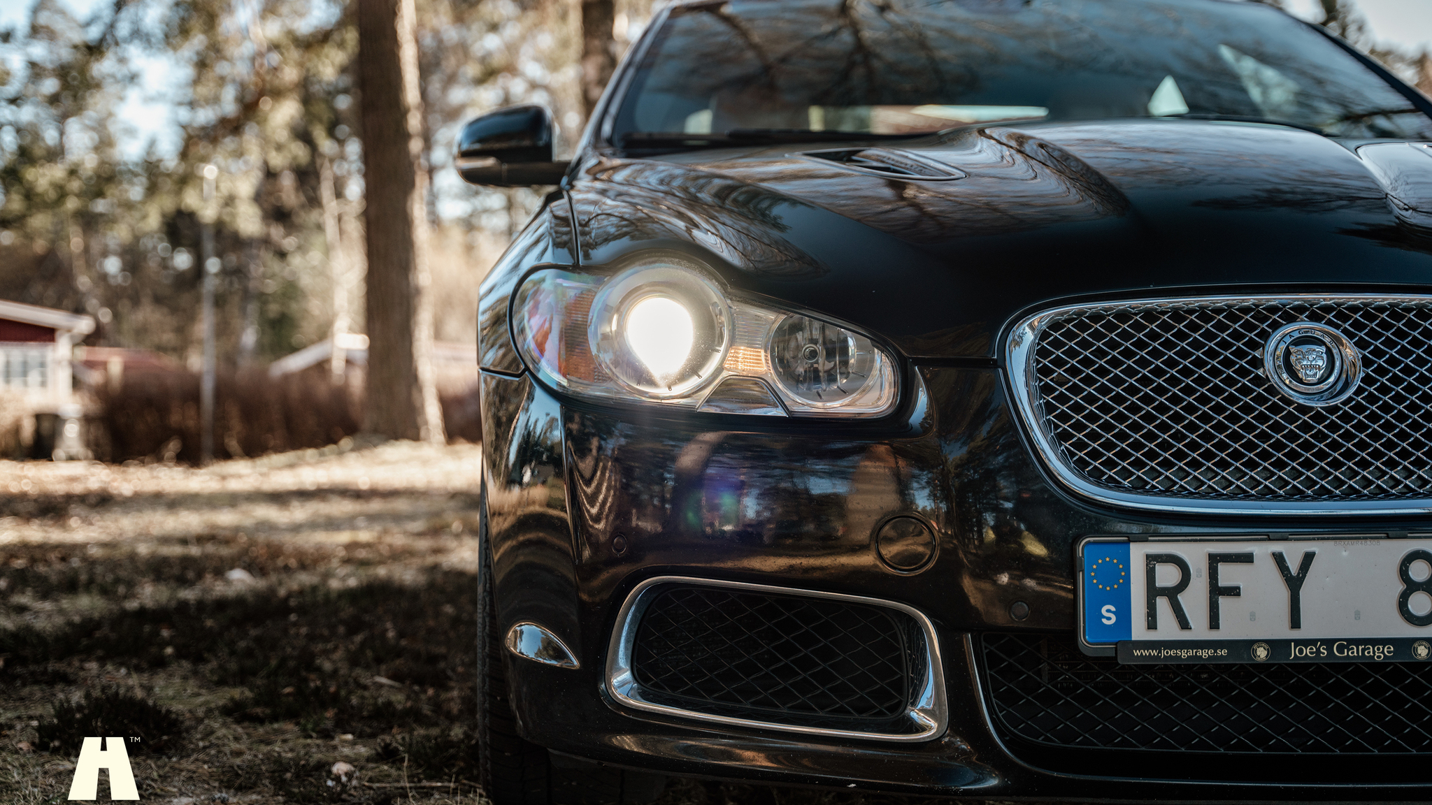 Exterior image of 2010 Jaguar XFR (14)