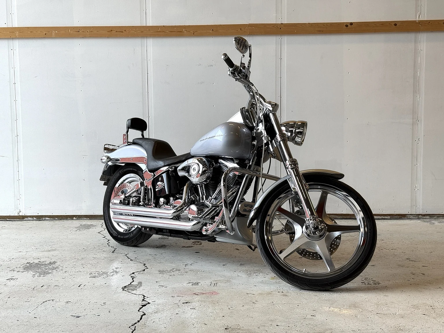 Exteriörbild på 1999 Harley-Davidson Fxst Softail (4)