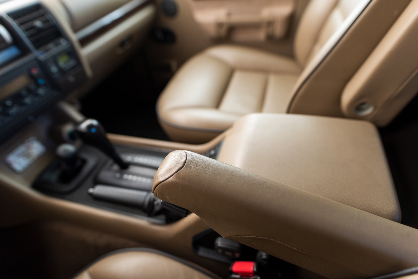Interior image of 1999 Land Rover Discovery 4.0 V8