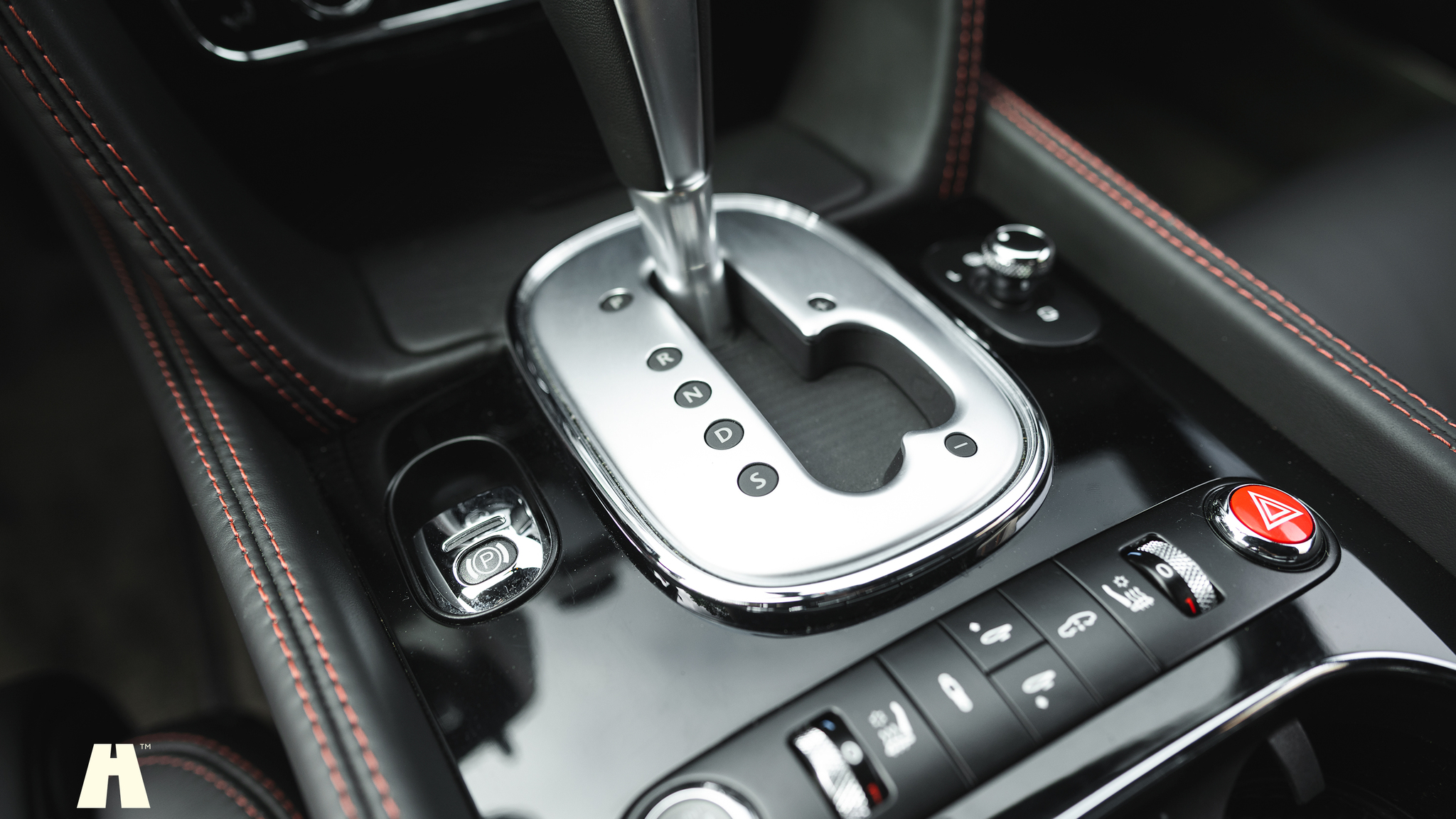 Interior image of 2013 Bentley Continental GT V8 (30)