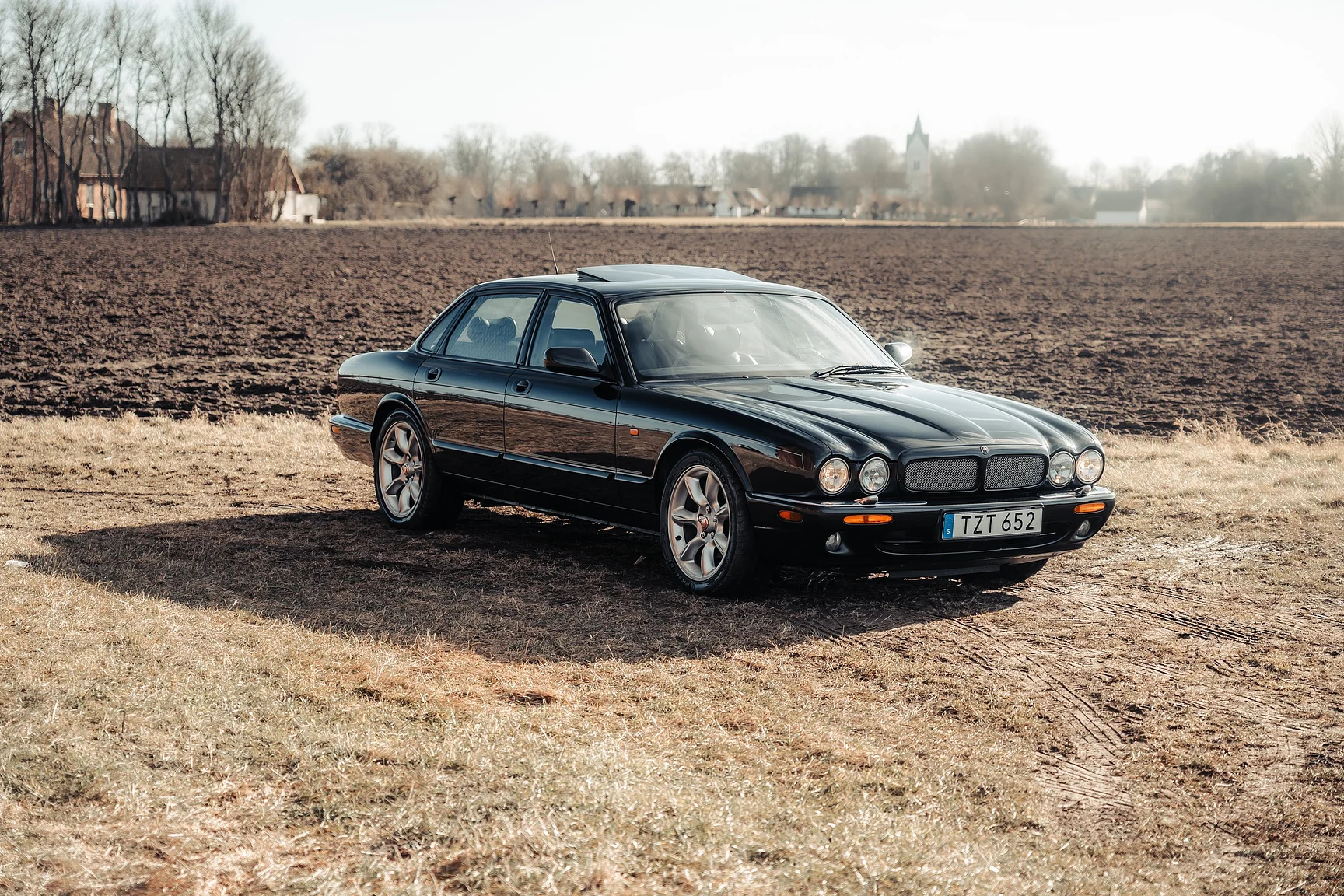 Exterior image of 1997 Jaguar XJR 4.0 Kompressor NO RESERVE (9)