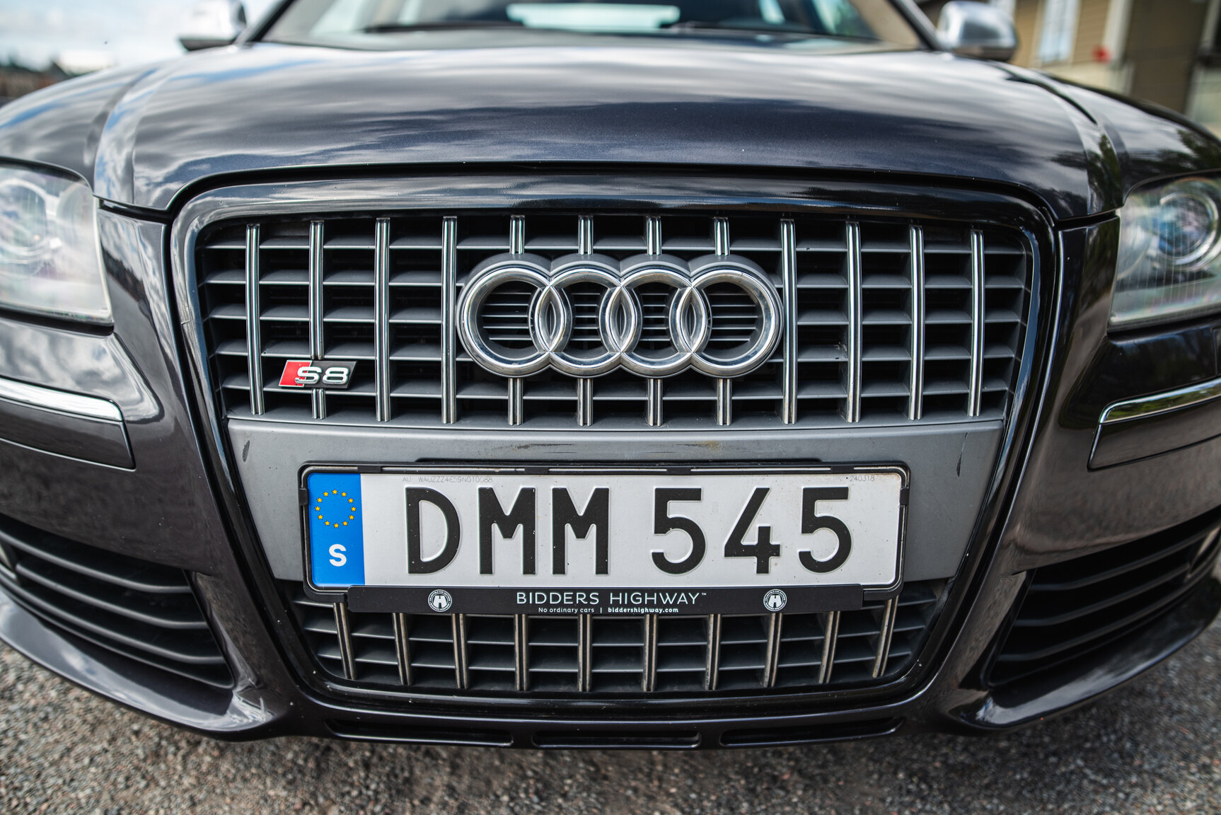 Exterior image of 2009 Audi S8 5.2 V10 FSI Quattro