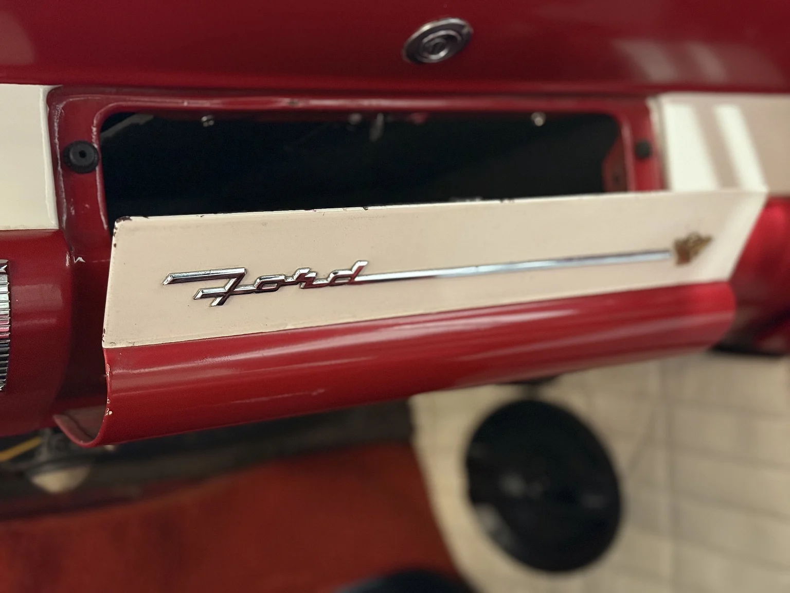 Innenraumfoto von 1956 Ford Fairlane Sunliner V8 5.1 (25)
