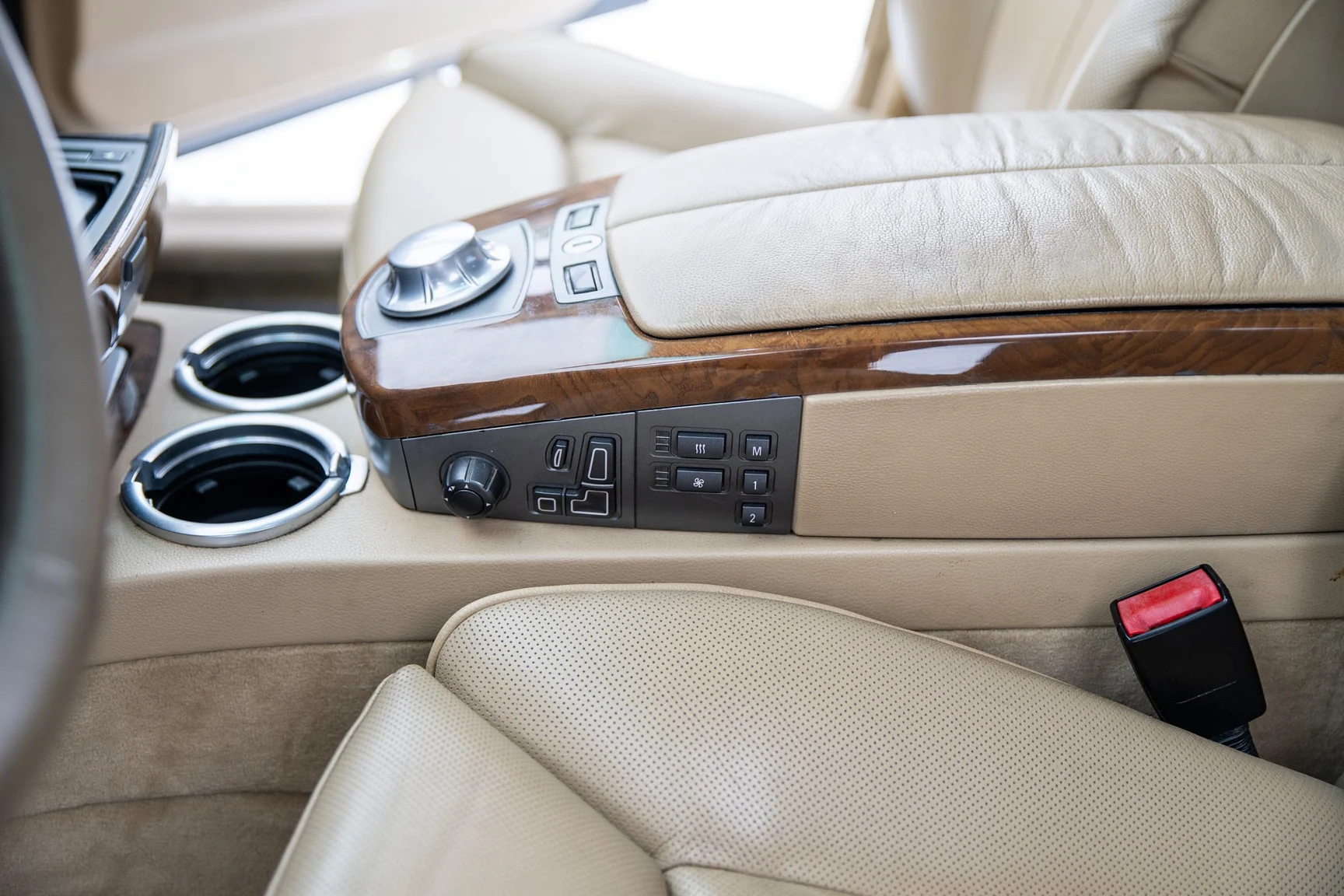 Interiörbild 2002 BMW  745 iA (20)