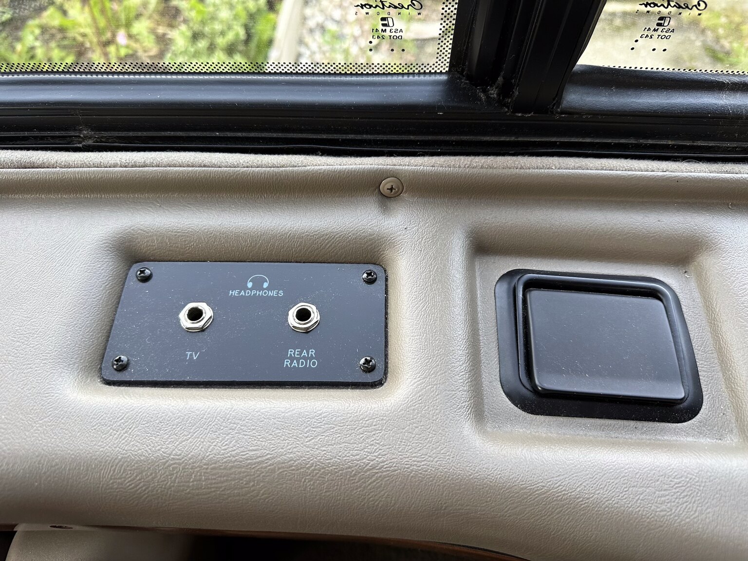 Interiörbild 2000 GMC Savana G1500 Conversion Van