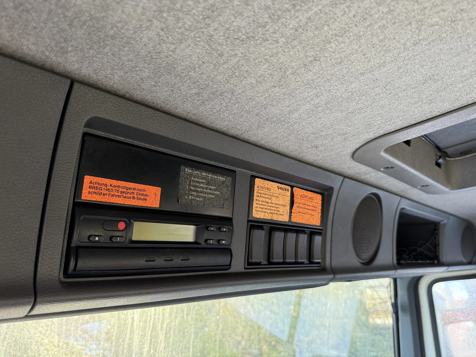 Aussenfoto 2000 Volvo FL6 4x2 - NO RESERVE (5)