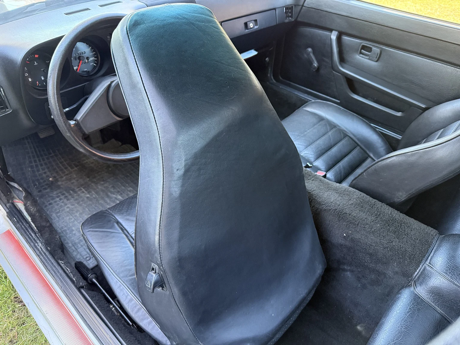 Interior image of 1979 Porsche 924  (33)