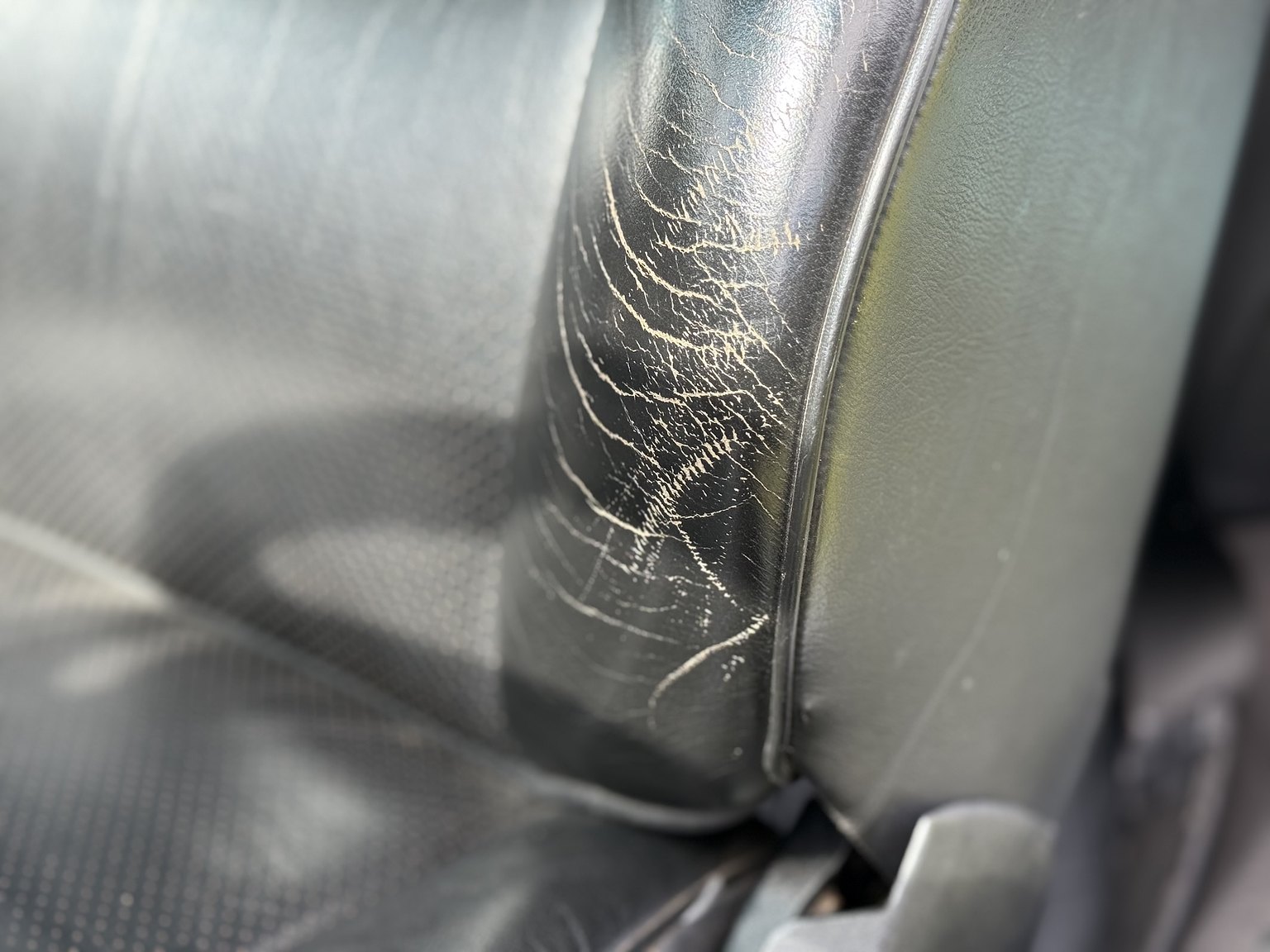 Interior image of 1990 Mercedes-Benz 300CE-24