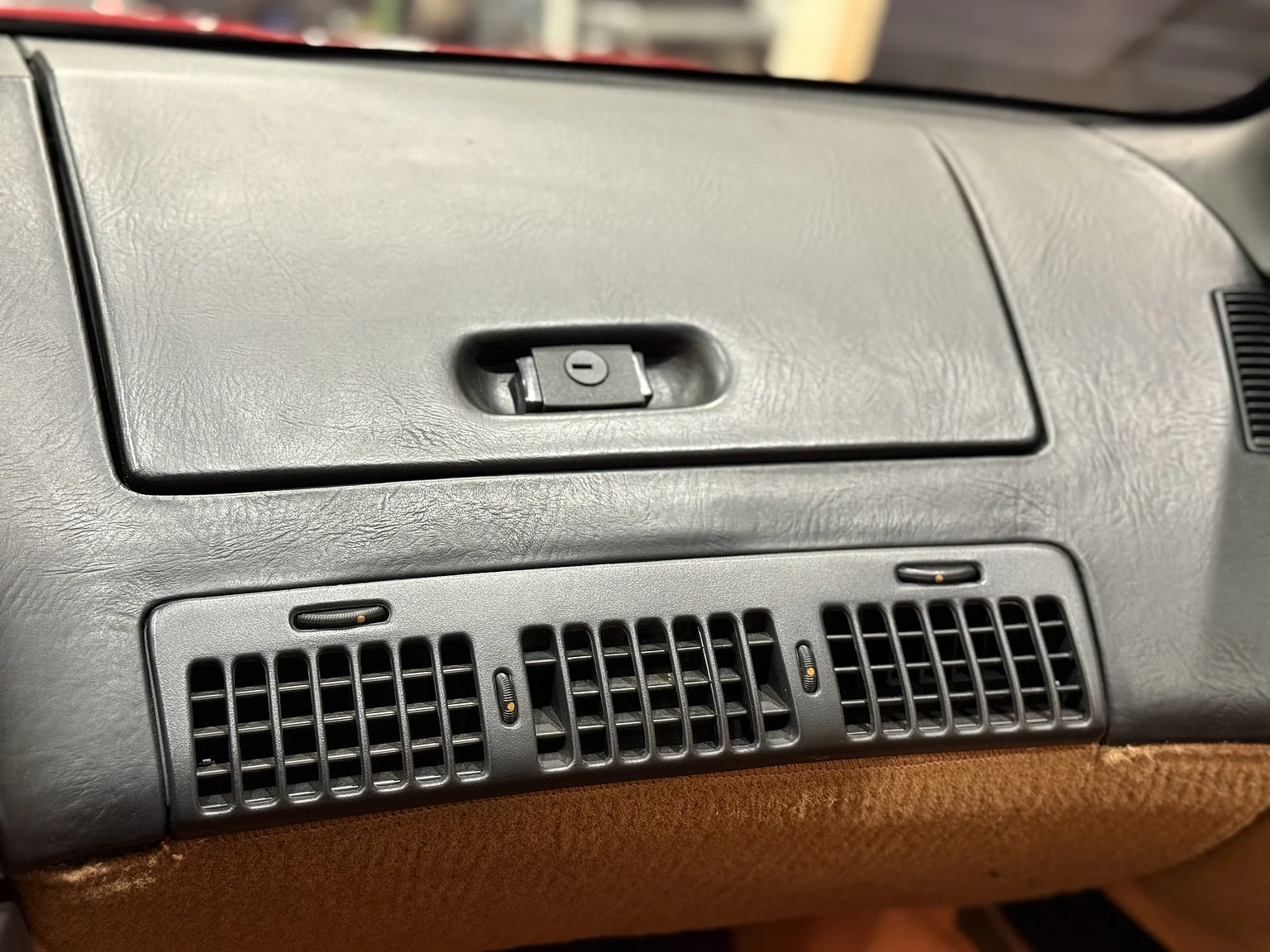 Innenraumfoto von 1990 Chevrolet Corvette ZR-1 (26)