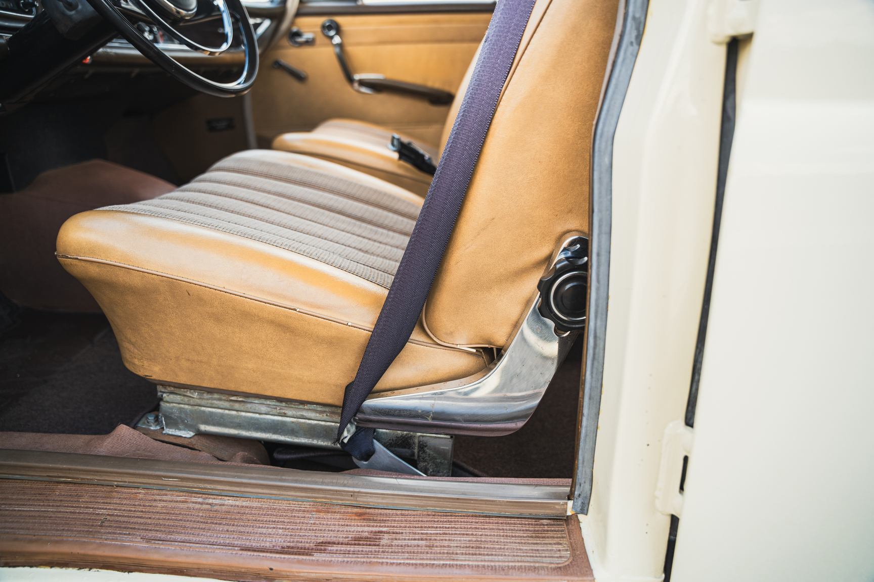 Innenraumfoto von 1966 Mercedes-Benz 200 D "Heckflosse"