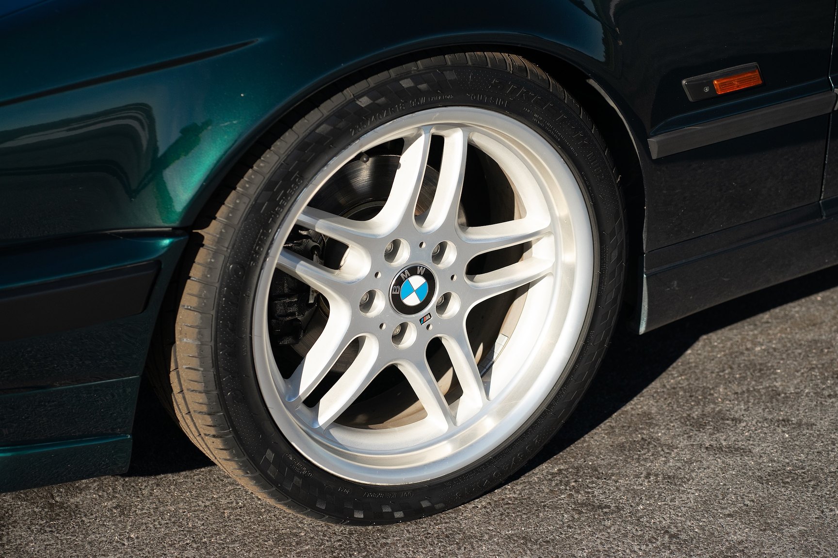 Exterior image of 1995 BMW 540i Touring - NO RESERVE (49)