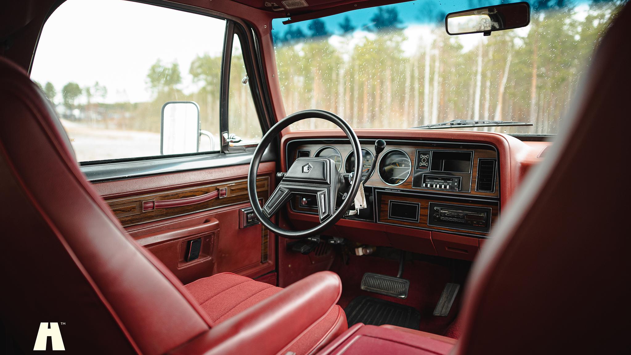 Interior image of 1986 Dodge Ramcharger