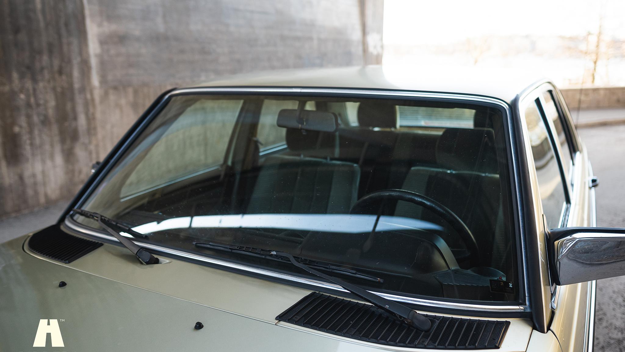 Exteriörbild på 1985 Mercedes-Benz 200 Series 3  (58)