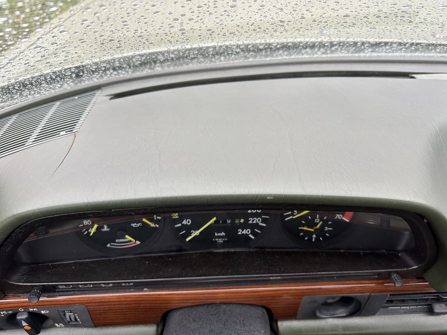 Interior image of 1983 Mercedes-Benz 500 SEC