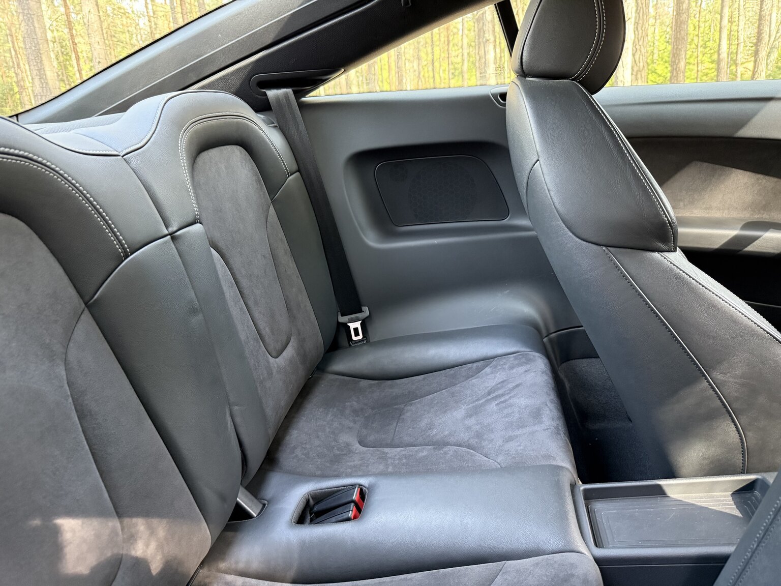 Interior image of 2011 Audi TT RS Coupé