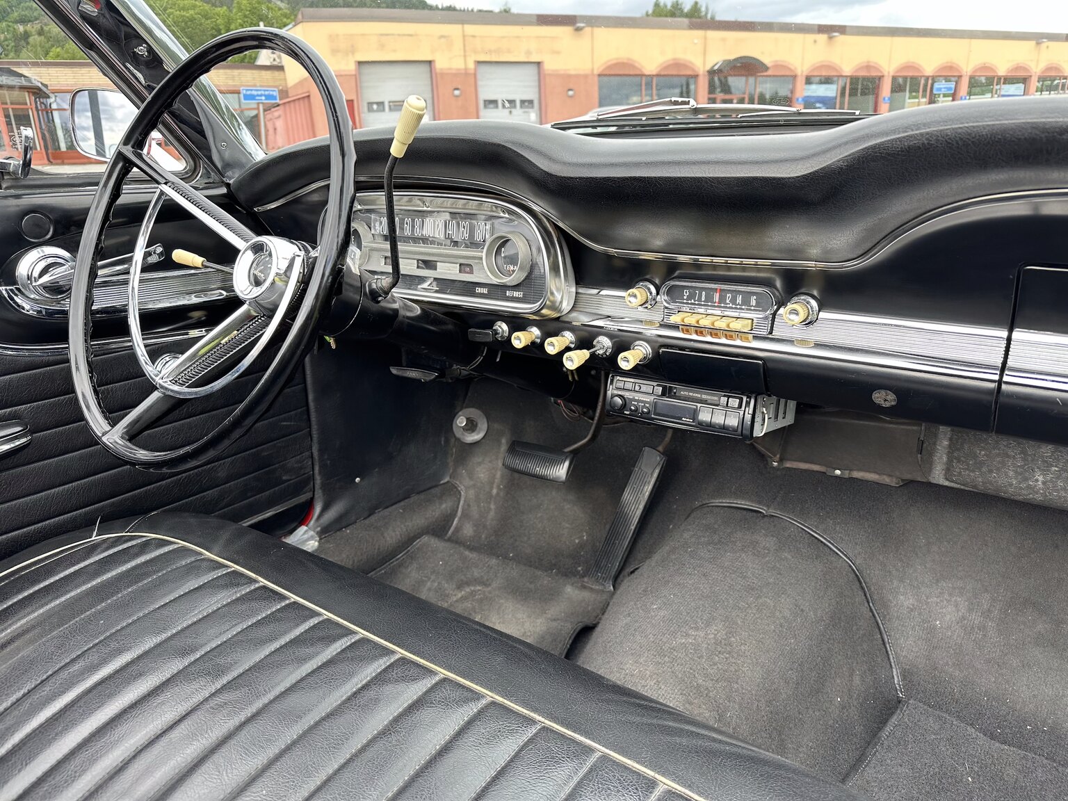 Innenraumfoto von 1963 Ford Falcon Futura Convertible