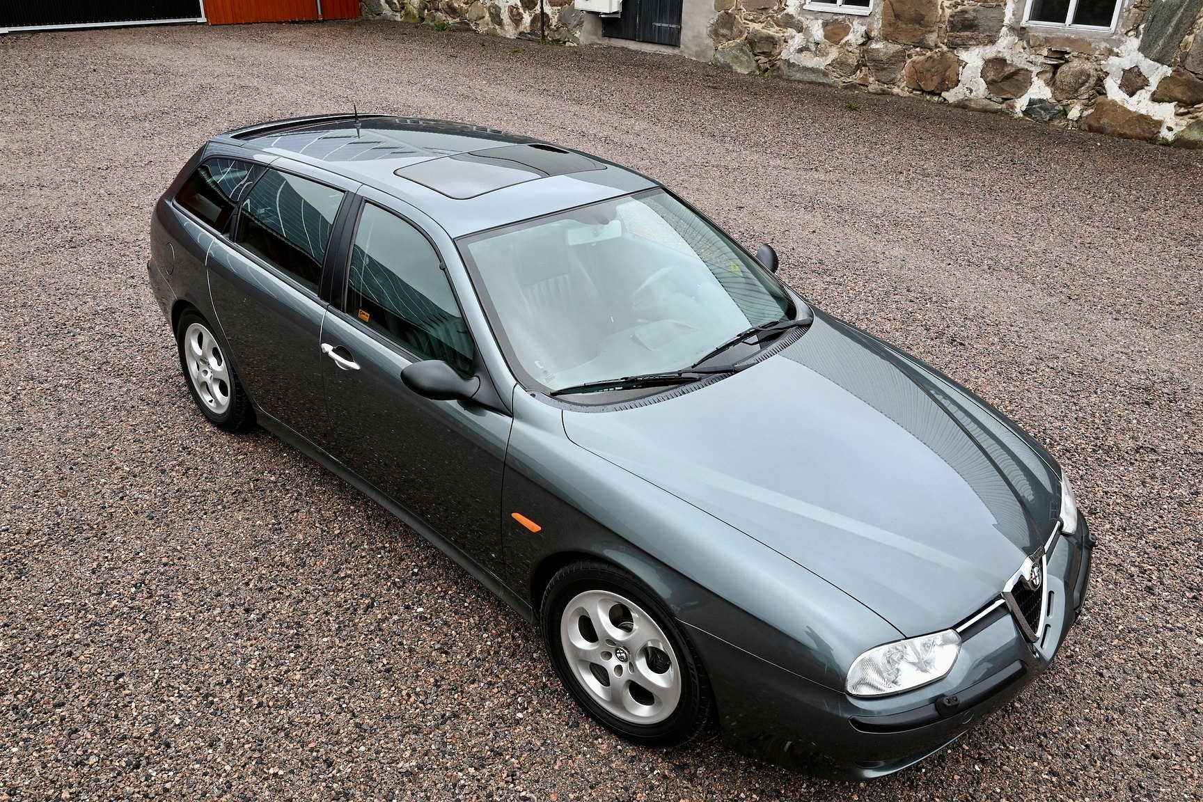 Exteriörbild på 2000 Alfa Romeo 156 Sportwagon TS Selespeed Distinctive