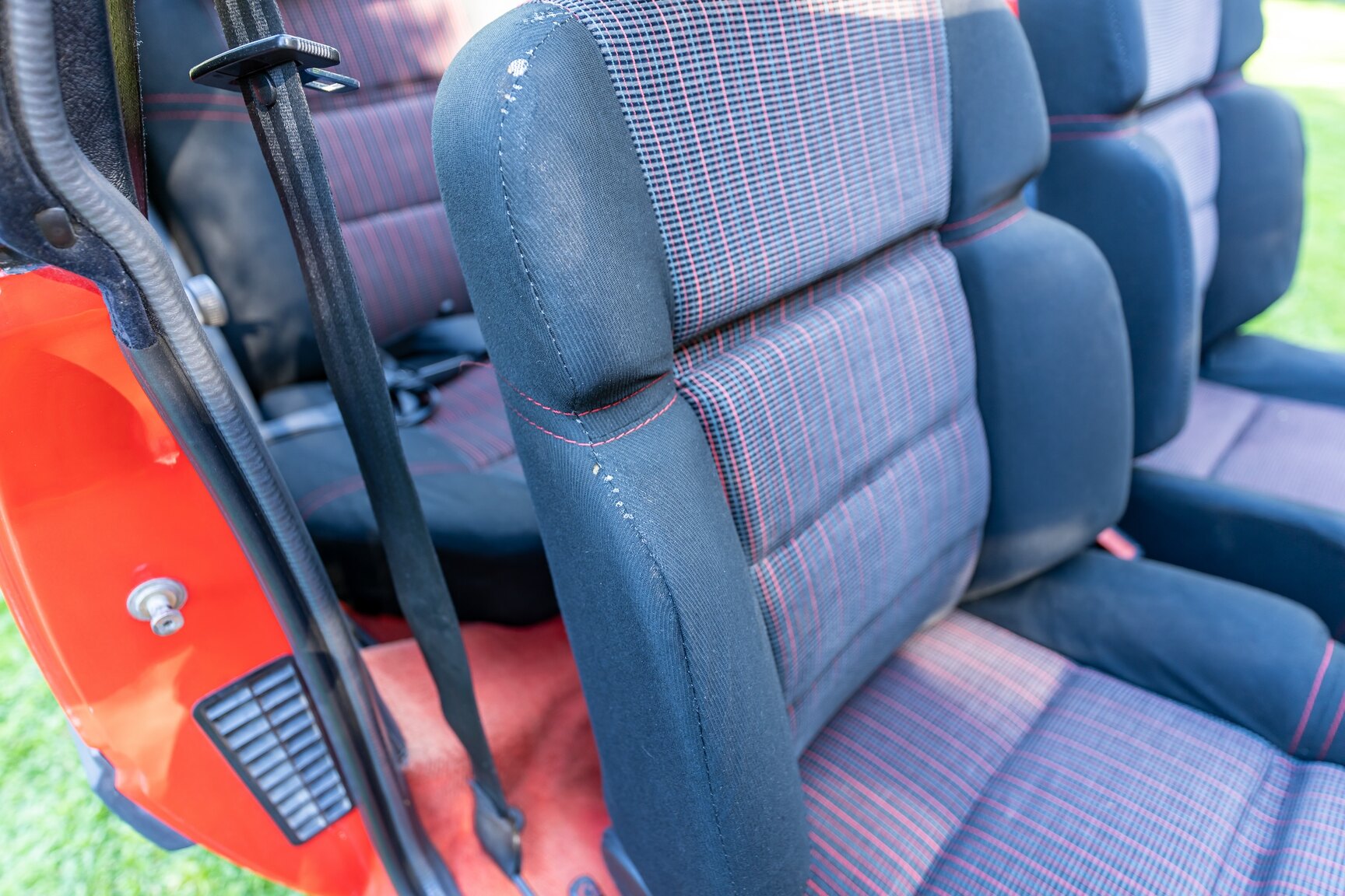 Innenraumfoto von 1987 Peugeot 205 CTI 1.6