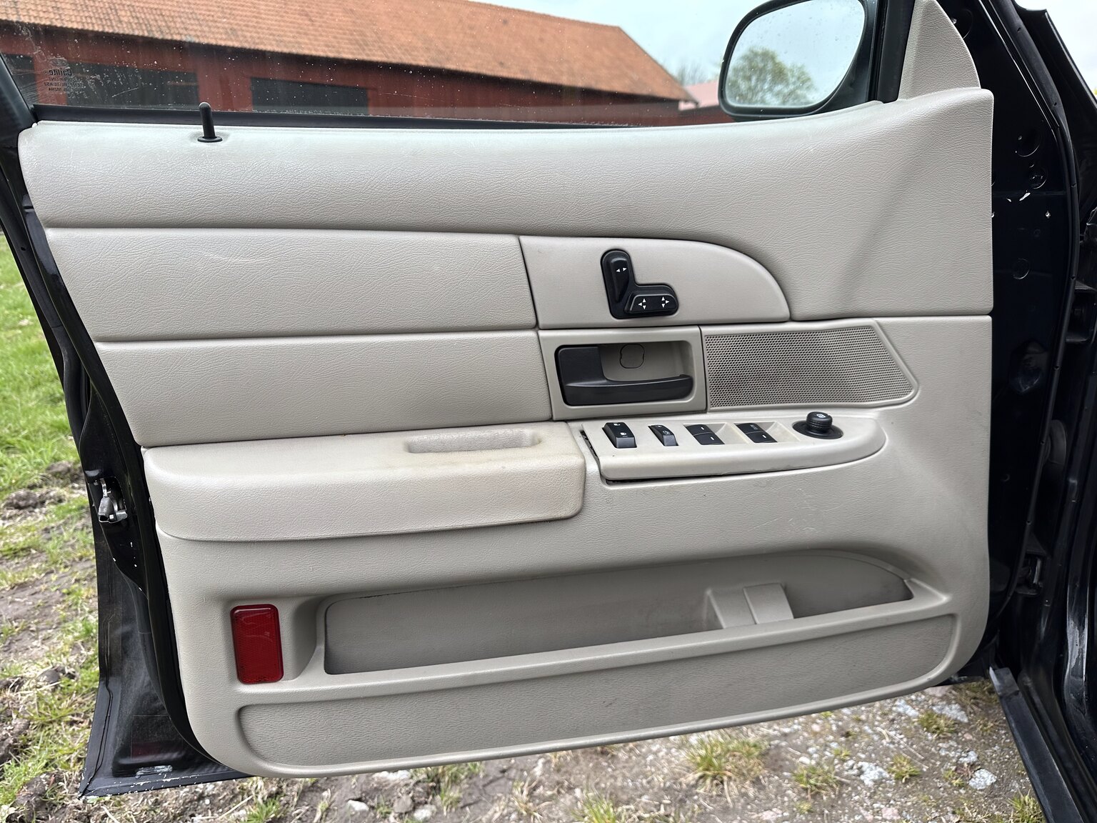 Interior image of 2011 Ford Crown Victoria Police Interceptor