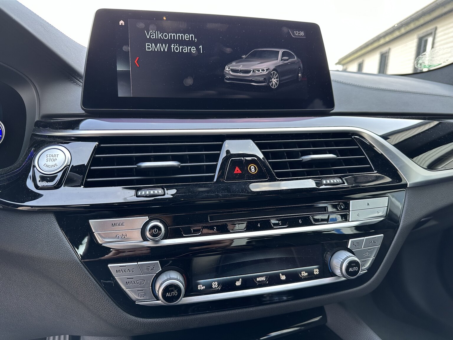 Innenraumfoto von 2019 ALPINA B5 S Bi-Turbo Sedan ALLRAD