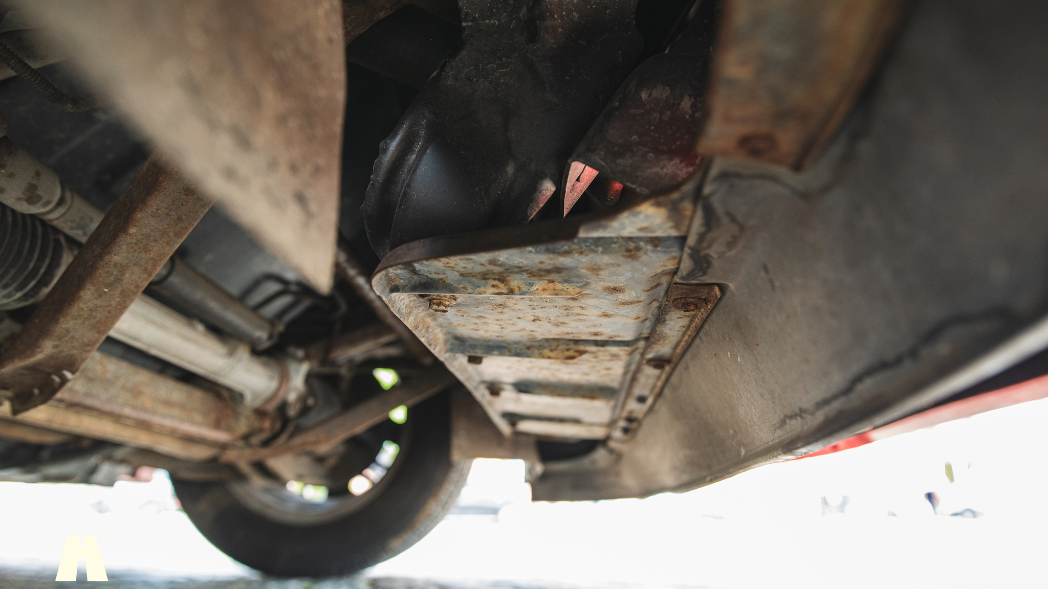 Image of 1985 Pontiac Fiero GT mechanics (4)