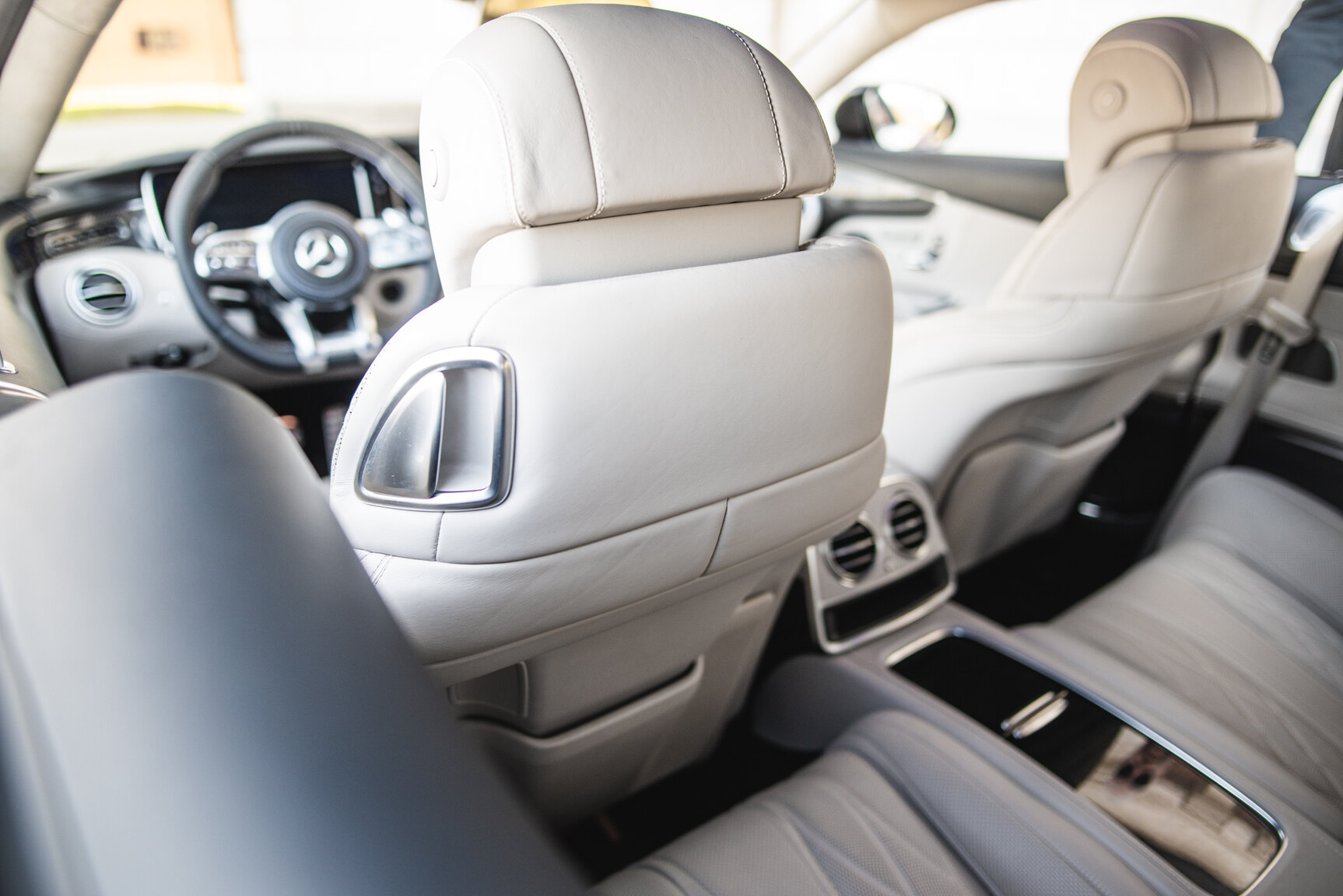 Innenraumfoto von 2016 Mercedes-Benz S63 AMG 4MATIC Coupé